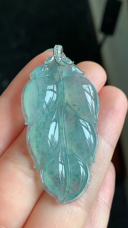 ️天然翡翠，飘花树叶，18k金，尺寸46/25.7/6，az54
