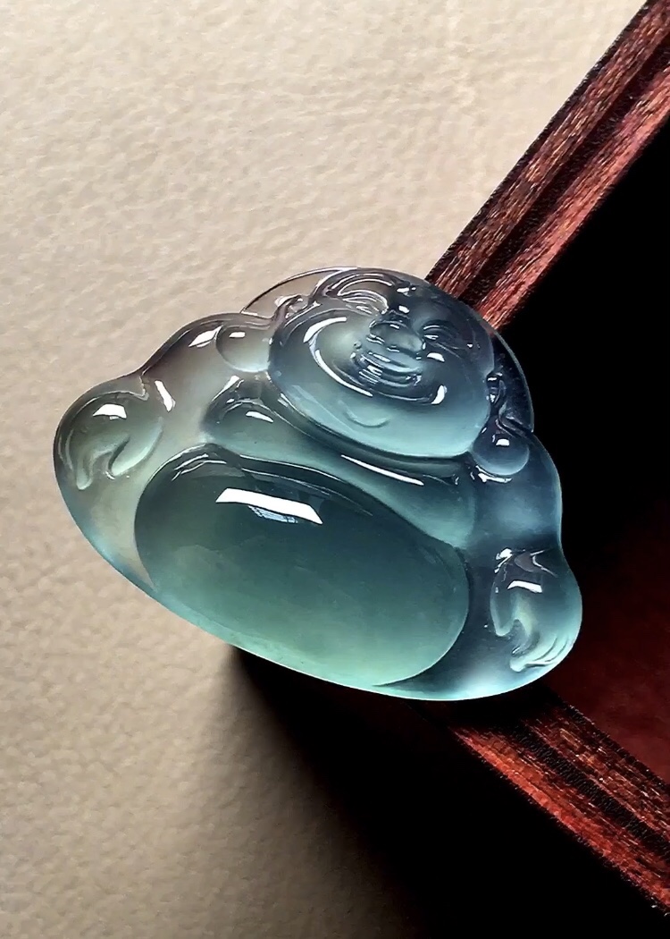 ️ 玻璃种冰绿佛公 色泽清新漂亮，水润起胶，笑呵呵的福气满满，无裂，尺寸19/25/5