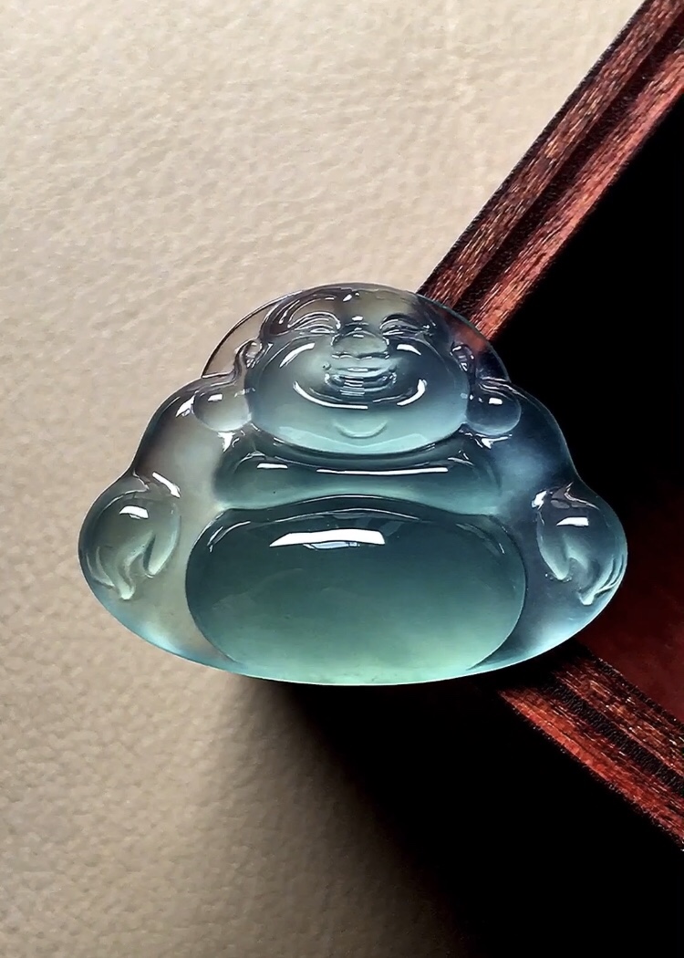 ️ 玻璃种冰绿佛公 色泽清新漂亮，水润起胶，笑呵呵的福气满满，无裂，尺寸19/25/5
