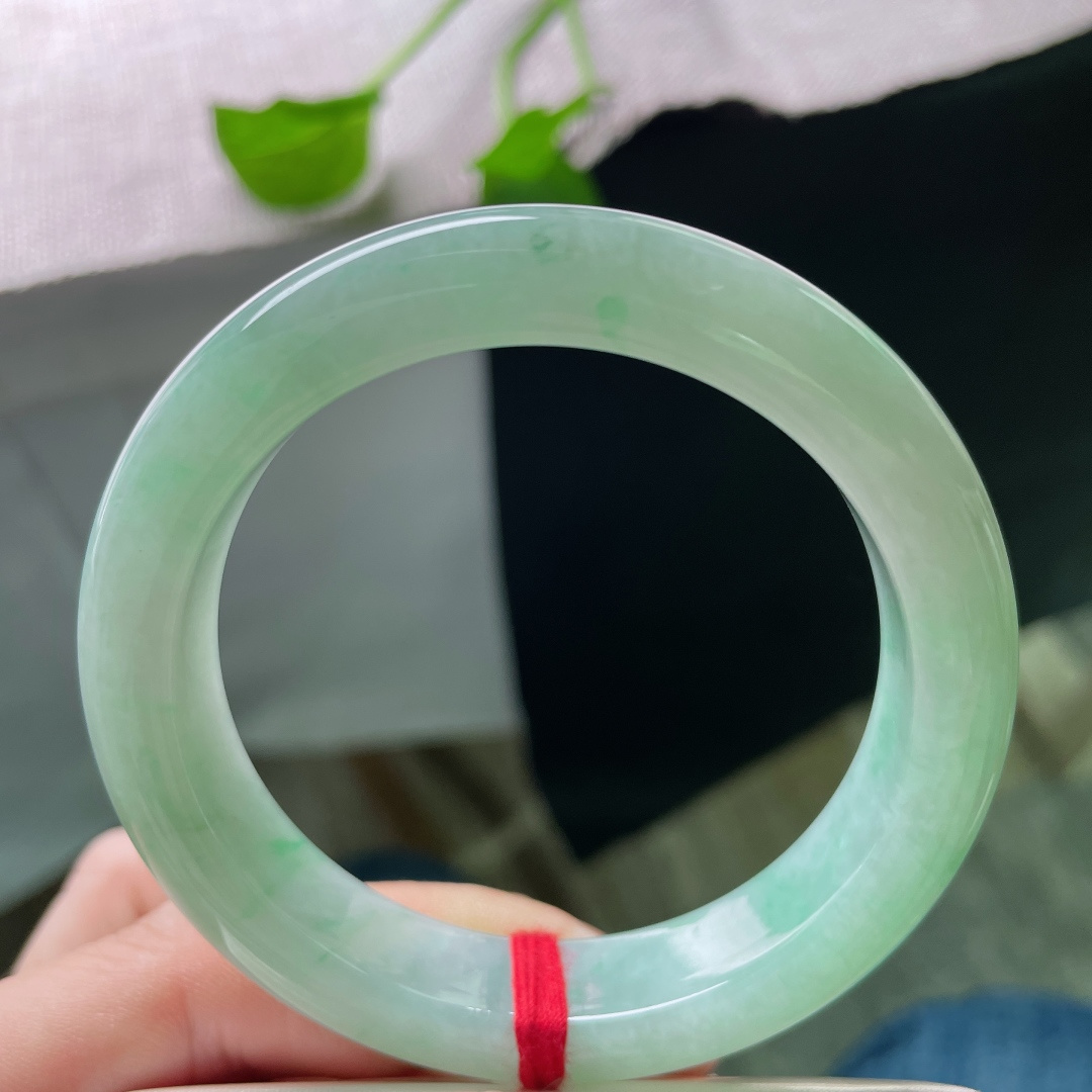 54.7/12.5/9，绿底正圈，色泽治愈，佩戴温柔甜美，落落大方，皮纹，ss52481a