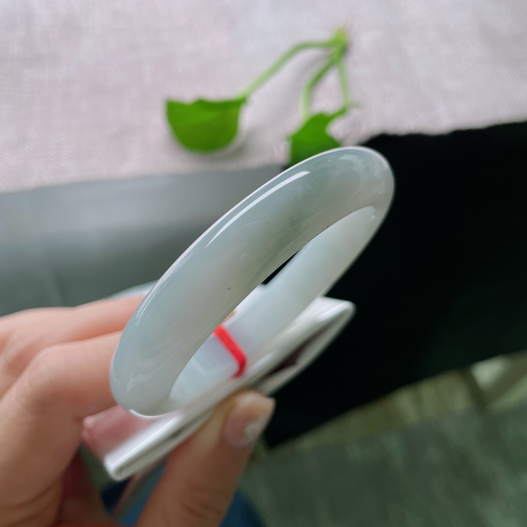 54.8/11.8/8.4，淡绿底正圈，温馨素雅，料子细腻干净，百搭款，无裂，ss51589a