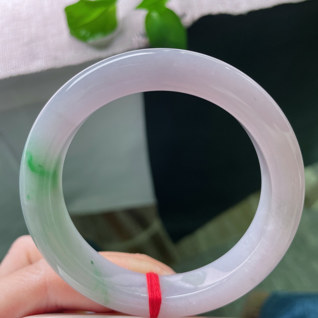 56/12.4/9.3飘绿正圈，紫底，触手生温，浪漫唯美，翠色鲜活，有棉线，ss52319a