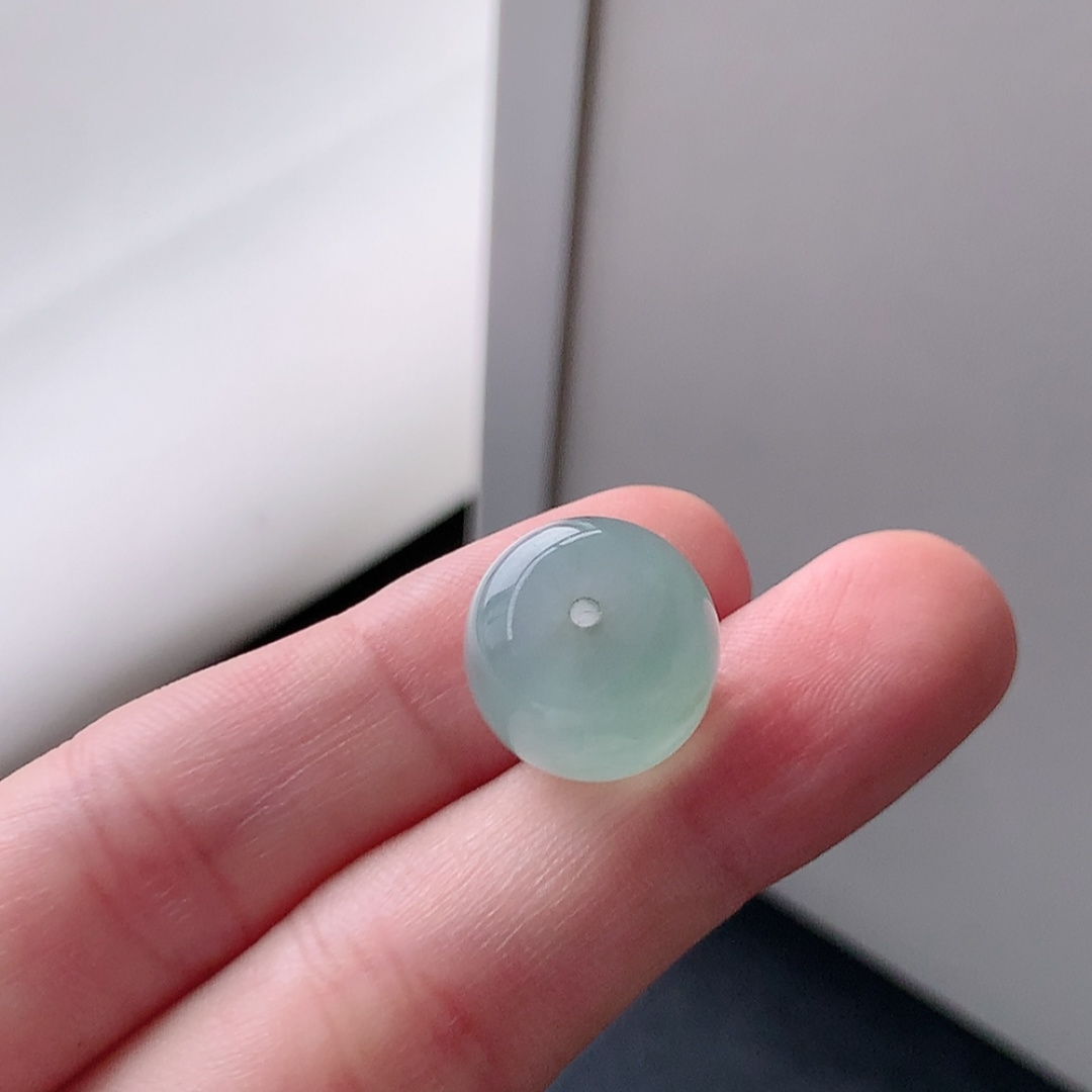 高冰路路通挂件，无裂，水润，底子细腻，佩戴清新自然，货号98504，13.8/11.8