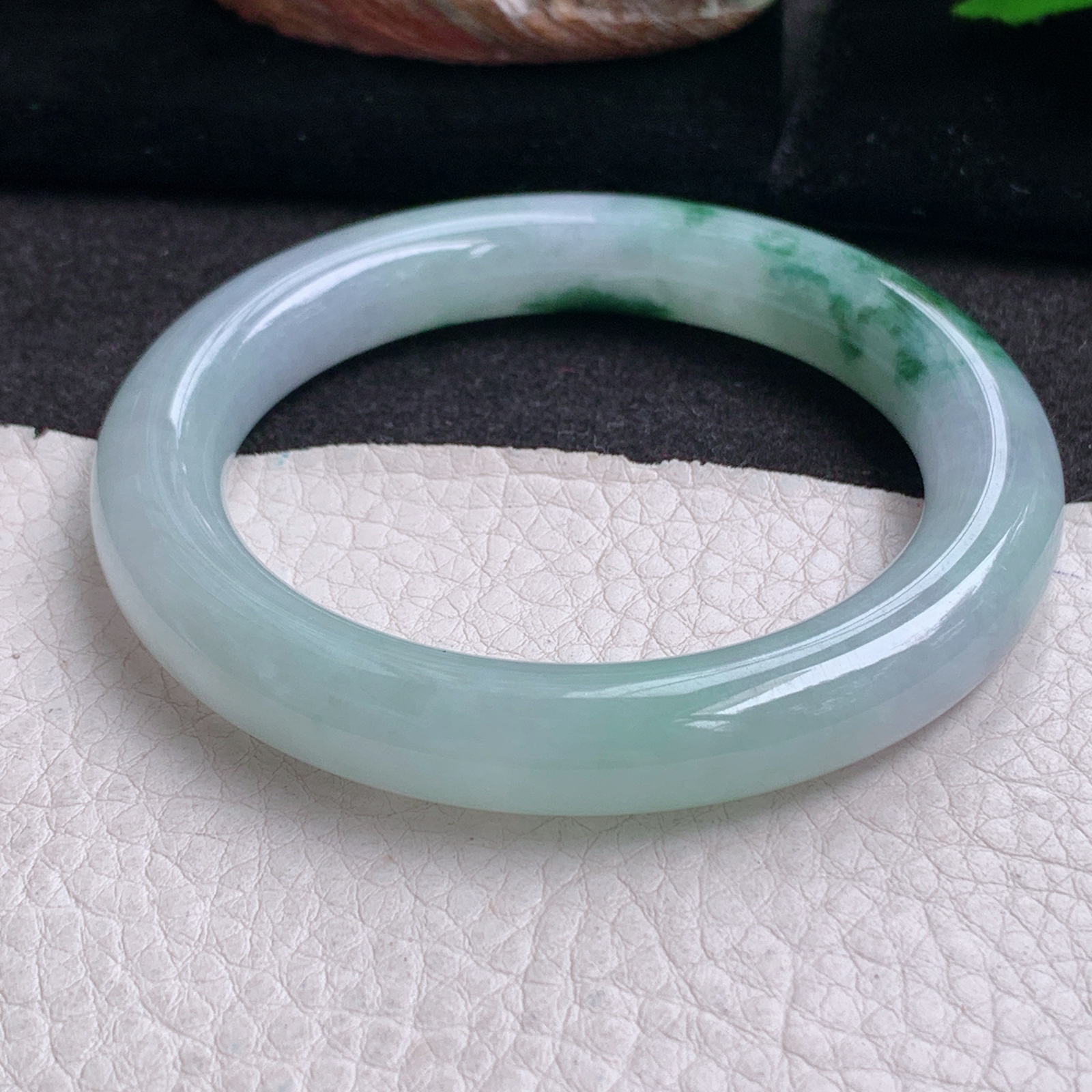 z实拍53.5*10*10.2美人镯 天然缅甸翡翠手镯冰飘花圆条玉镯子