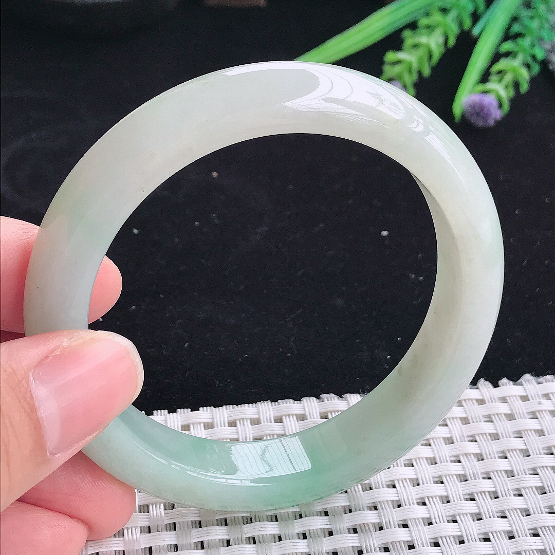自然光56.5/12.6/8.8老坑冰润浅绿色宽边手镯平安镯翡翠玉镯美人镯
