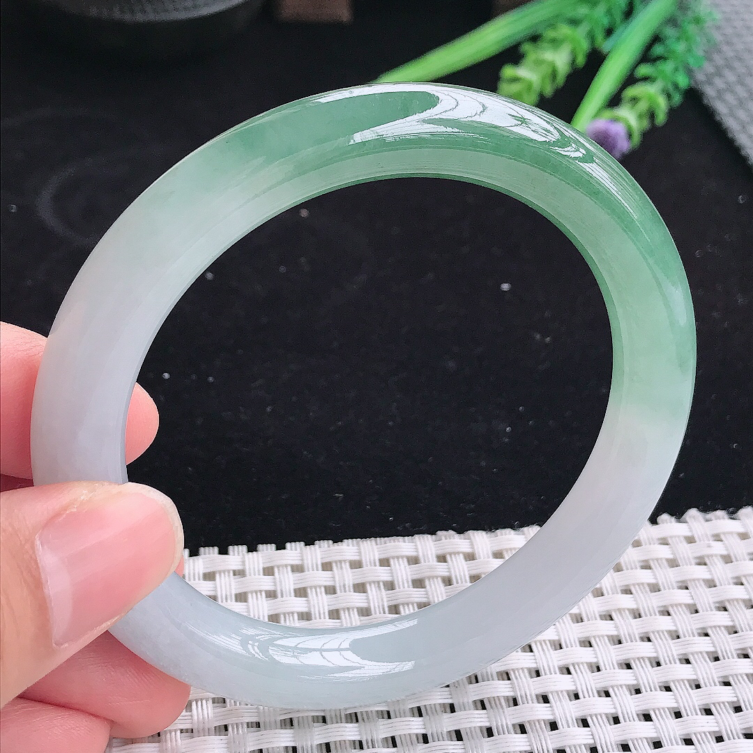 自然光60/9.9大圈口圆条老坑冰润半山半水圆条手镯平安镯翡翠玉镯美人镯