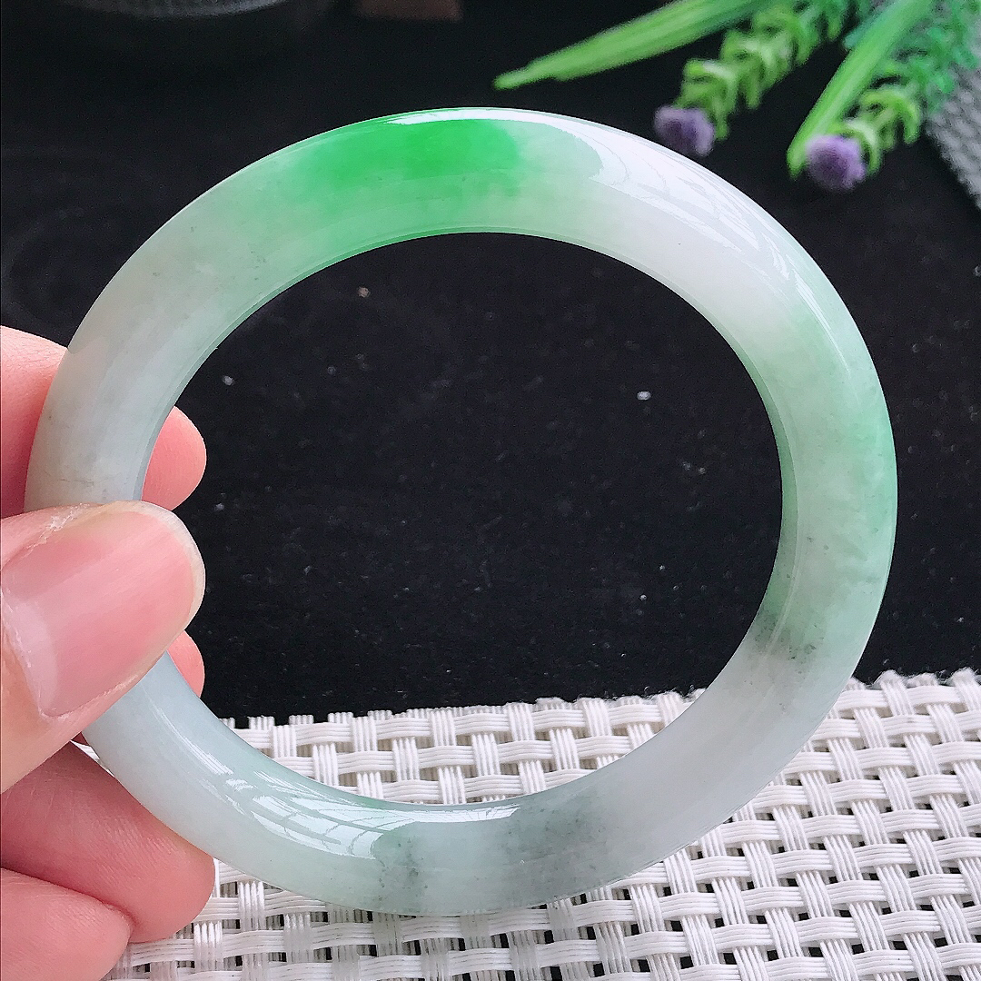 自然光56.5/10.3老坑冰润飘阳绿圆条手镯平安镯翡翠玉镯美人镯