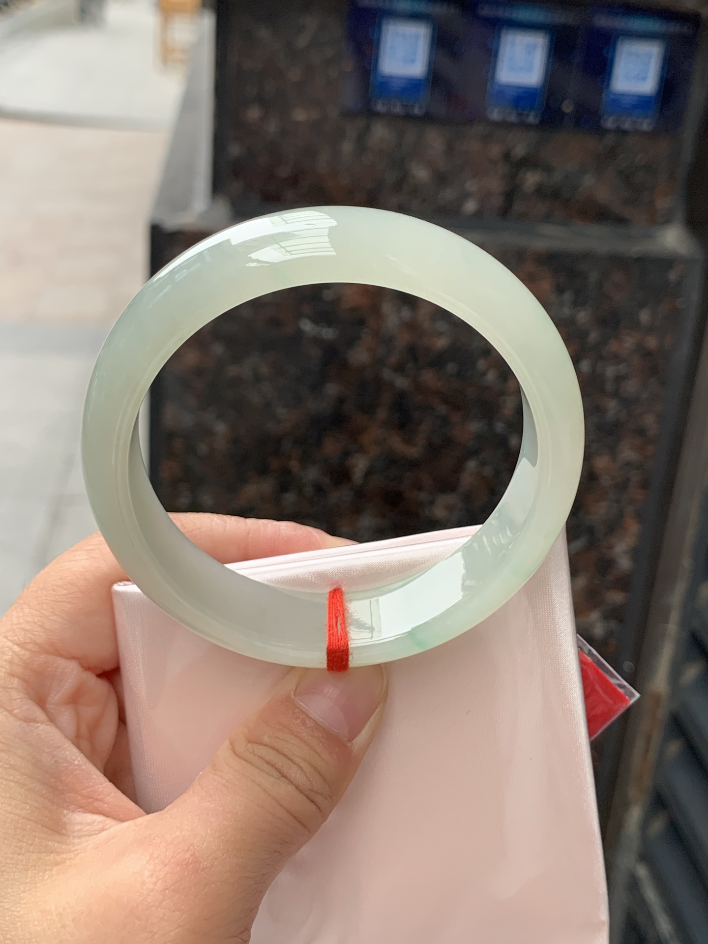 宽版飘花正圈，58.5/15/7.6，0505-N622-2，底妆胶润整圈晴底色干净清爽，版型宽版，上手大气耐看，无裂