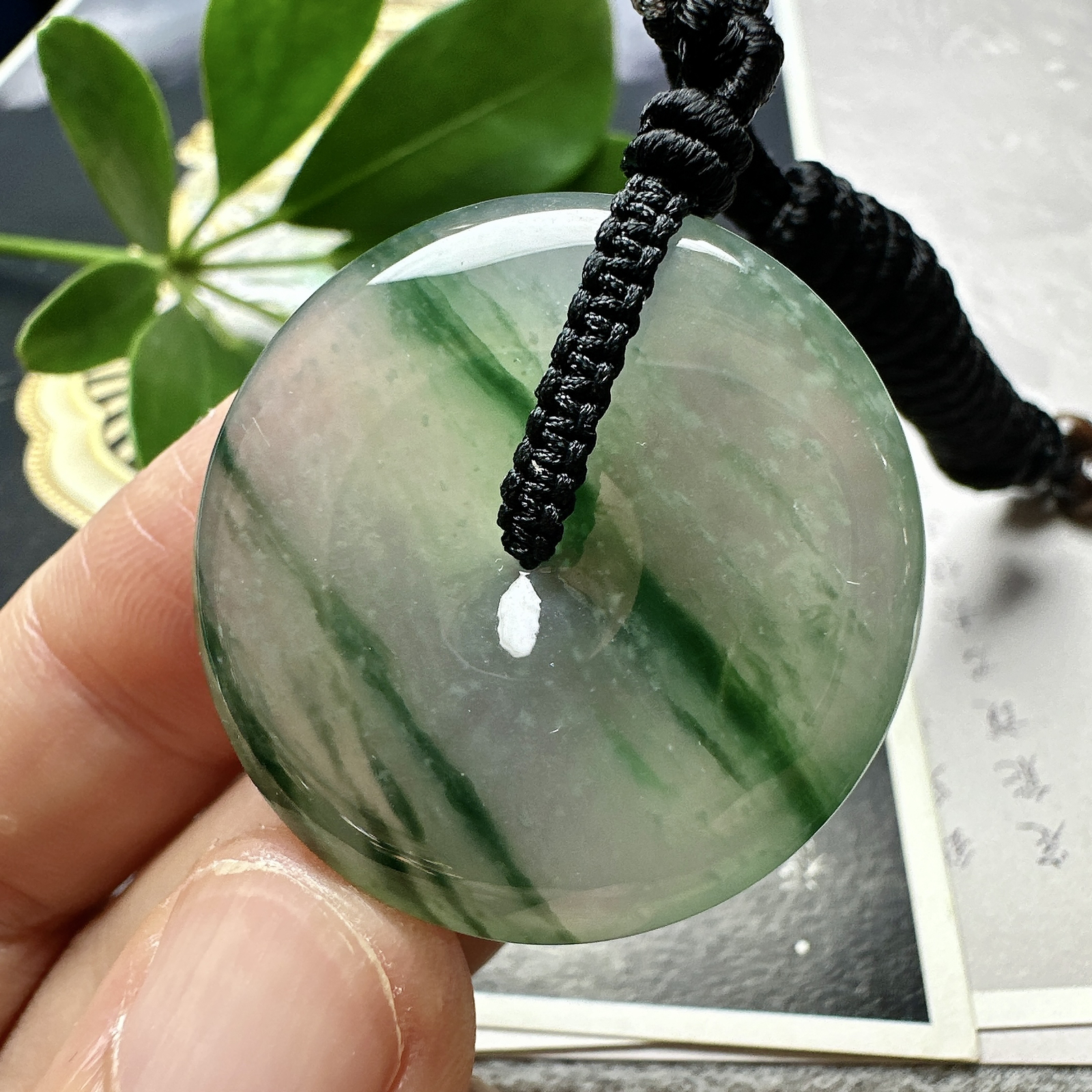 【冰种飘花平安扣】老坑雪花棉，质地非常细腻，冰润十足，种老冰透，花色有特色，收藏品质。