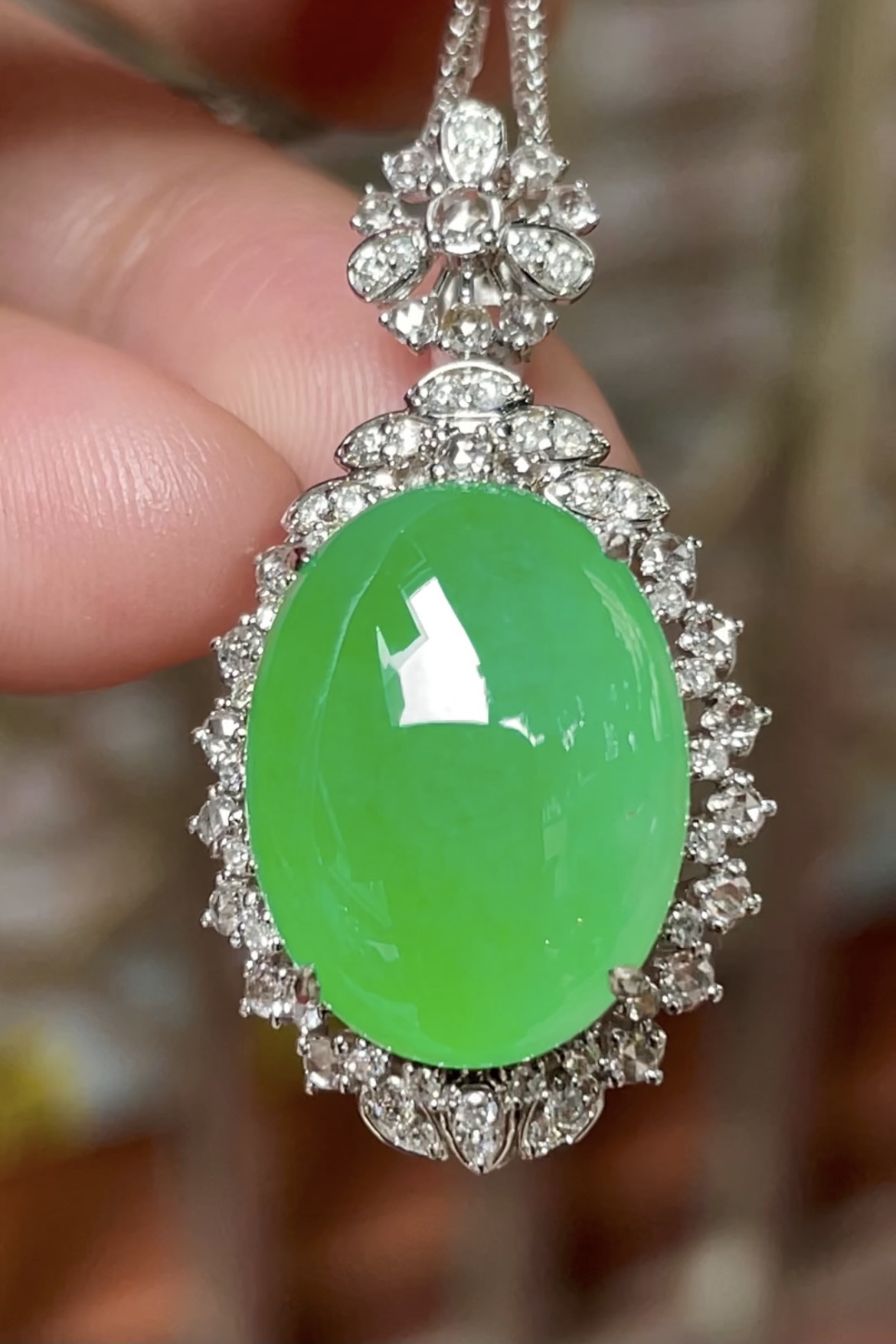 ️【冰种阳绿，大蛋 】大件饱满，通透水润，玉质细腻，翠色鲜艳，18k金奢华钻石镶嵌️，16.9-