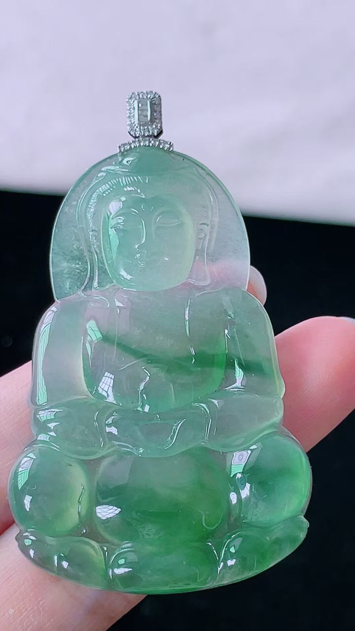 【翡翠名称】18K金镶冰飘花观音吊坠
【翡翠尺寸】裸石52.5/35.3/4.7mm
【翡翠描述】宝贝种老水足，玉质细腻，色泽靓丽，性价比高，佩戴效果好！
【其它赠送】权威证书/精美挂绳盒子/支持全国复检