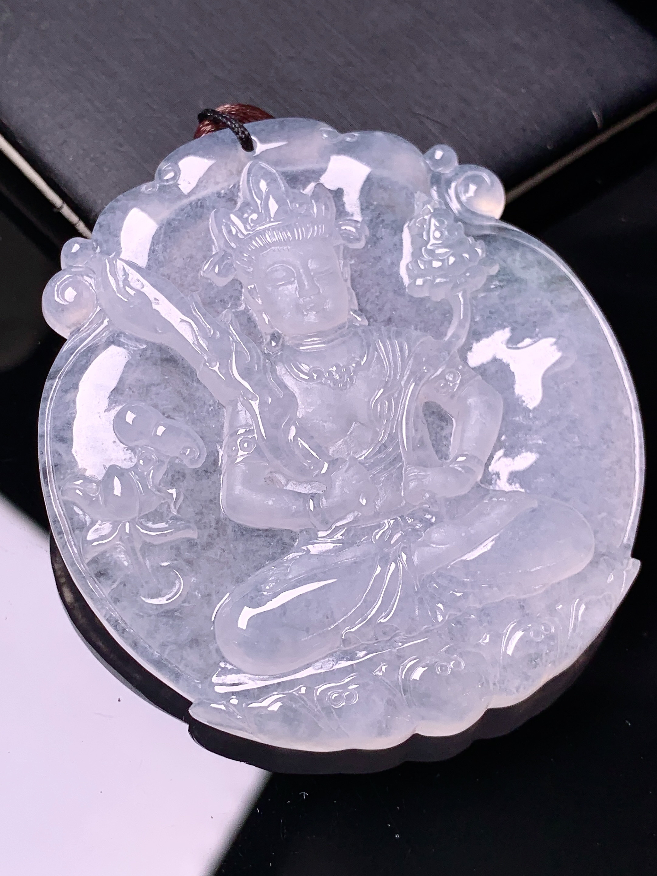 冰种虚空斗法吊坠 玉质细腻 色泽艳丽清新 水润亮眼 整体尺寸53.3*48.5*6 b2