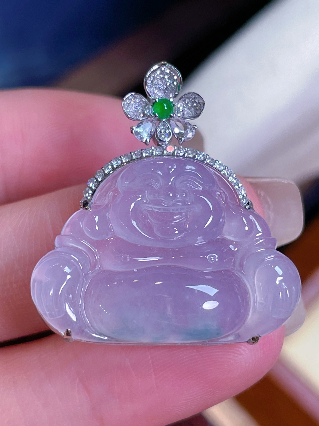 ️翡翠A货 佛公吊坠，冰种起光，料子冰润细腻，种老起光，18k金镶真钻，上身佩戴效果很好29.5/