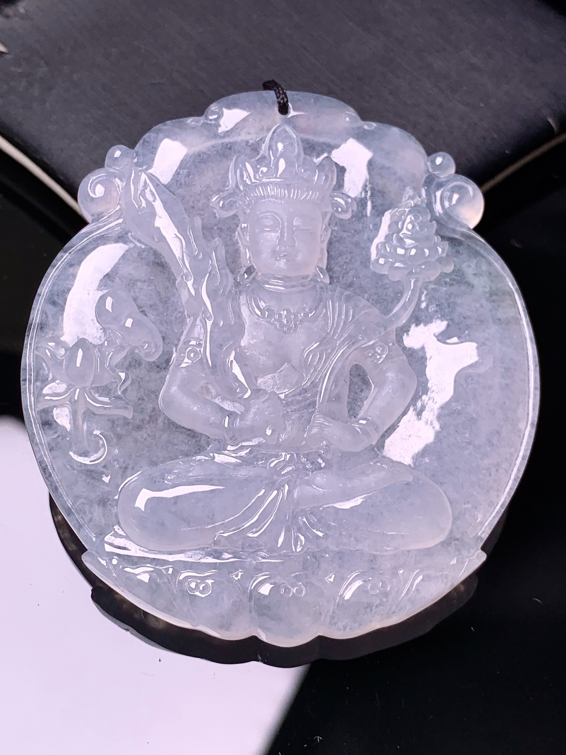 冰种虚空斗法吊坠 玉质细腻 色泽艳丽清新 水润亮眼 整体尺寸53.3*48.5*6 b2