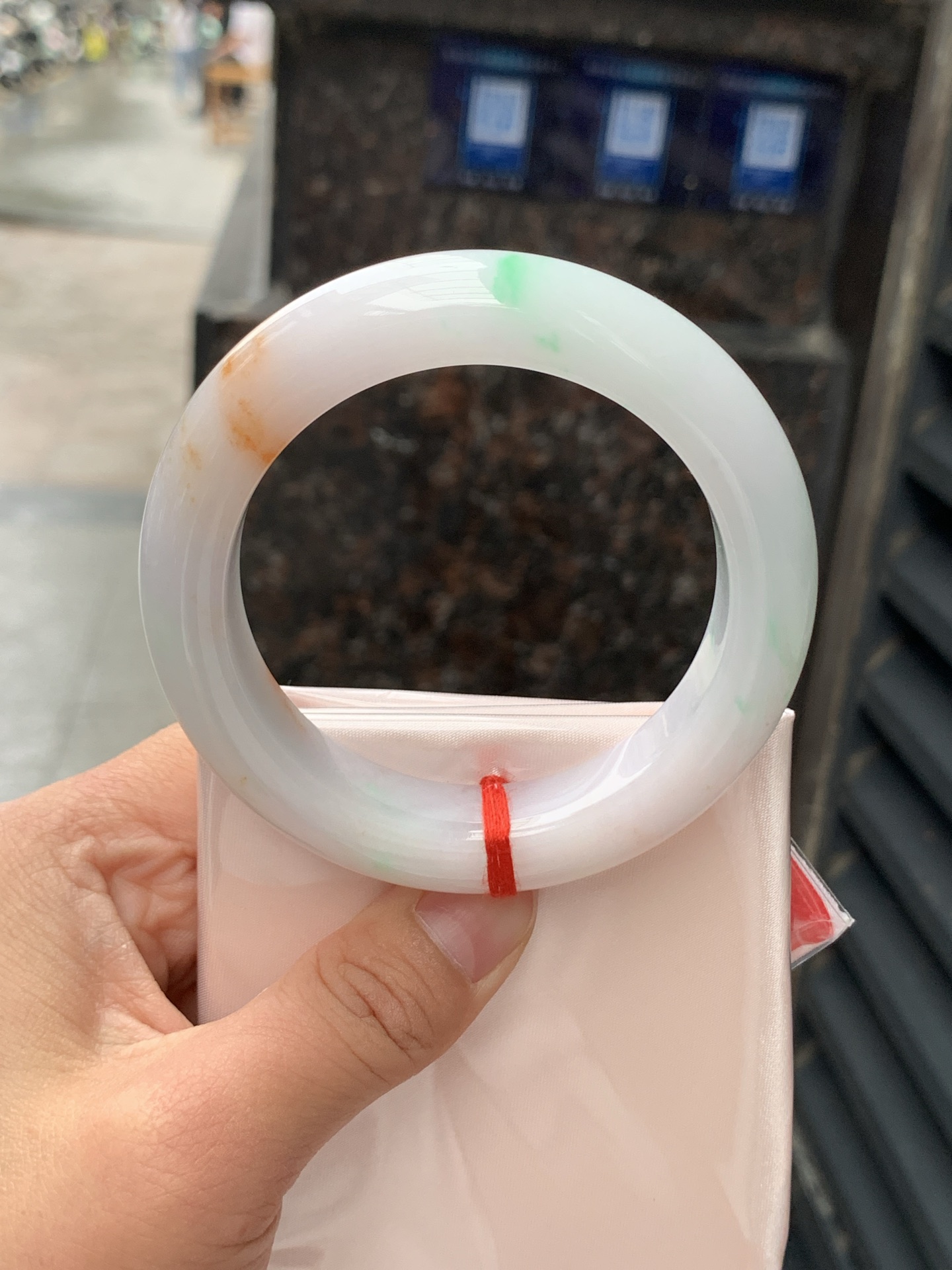 黄加绿正圈，56-13.3-10.6，0505-158-21，打灯有纹，底妆细腻，黄加绿特色