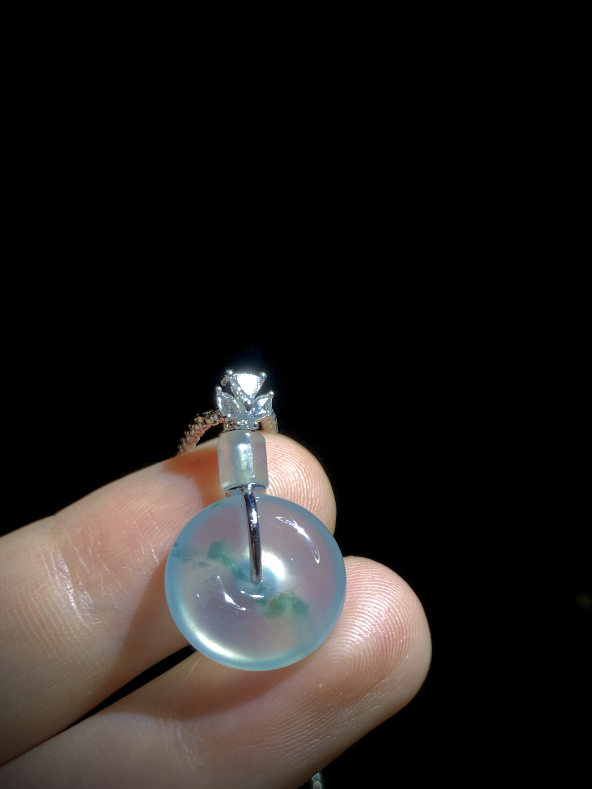 飘花平安扣子，26-裸石15.3-4.8mm，
3.3g，18K金，南非钻，不配链
