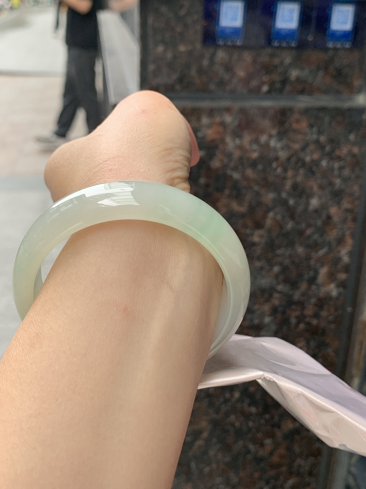 宽版飘花正圈，58.5/15/7.6，0505-N622-2，底妆胶润整圈晴底色干净清爽，版型宽版，上手大气耐看，无裂