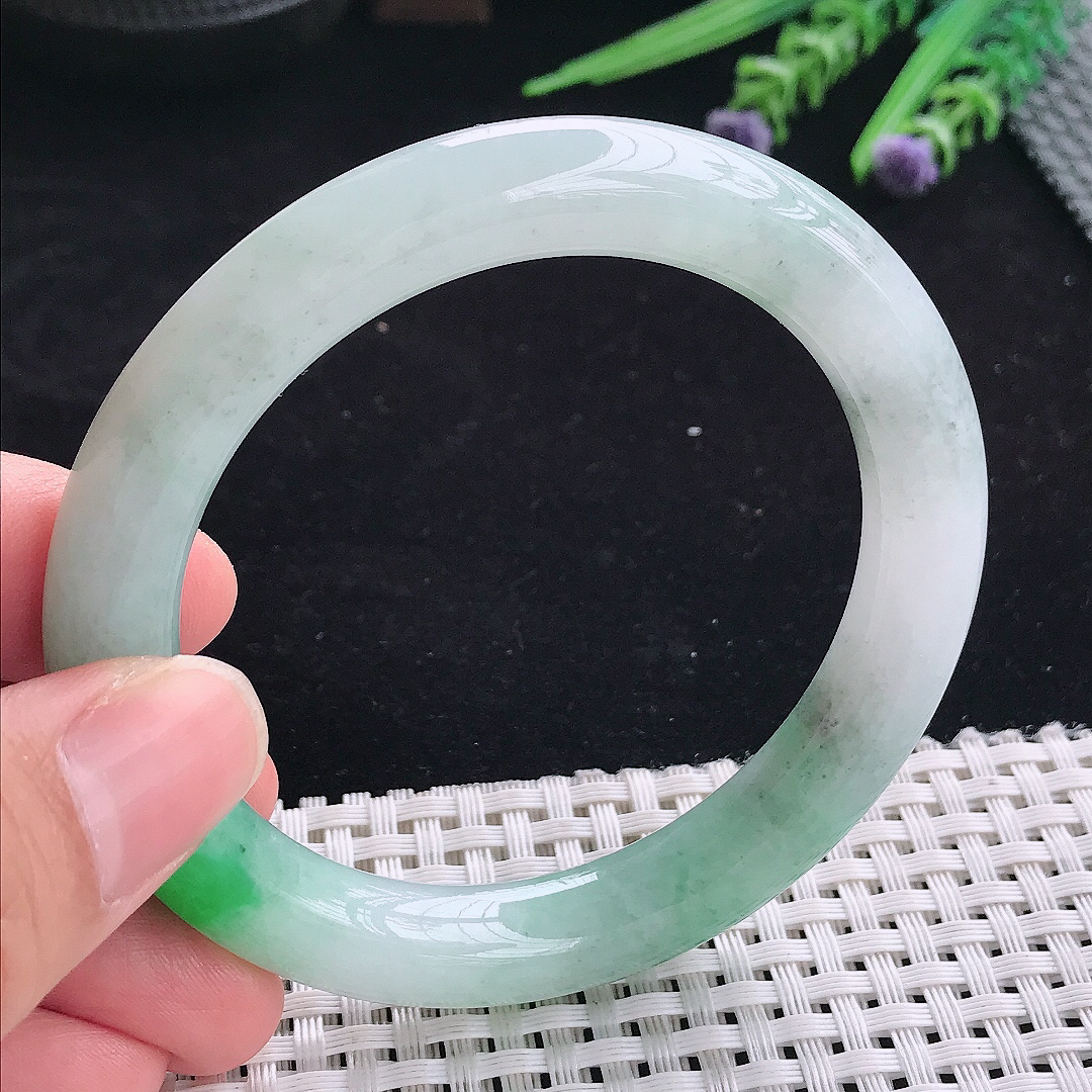 自然光56.5/10.3老坑冰润飘阳绿圆条手镯平安镯翡翠玉镯美人镯