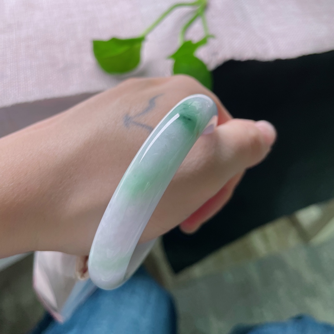 54.8/11.1/7.5，紫底正圈，飘花点缀，肉质细腻干净，春意阑珊，有纹，52085a