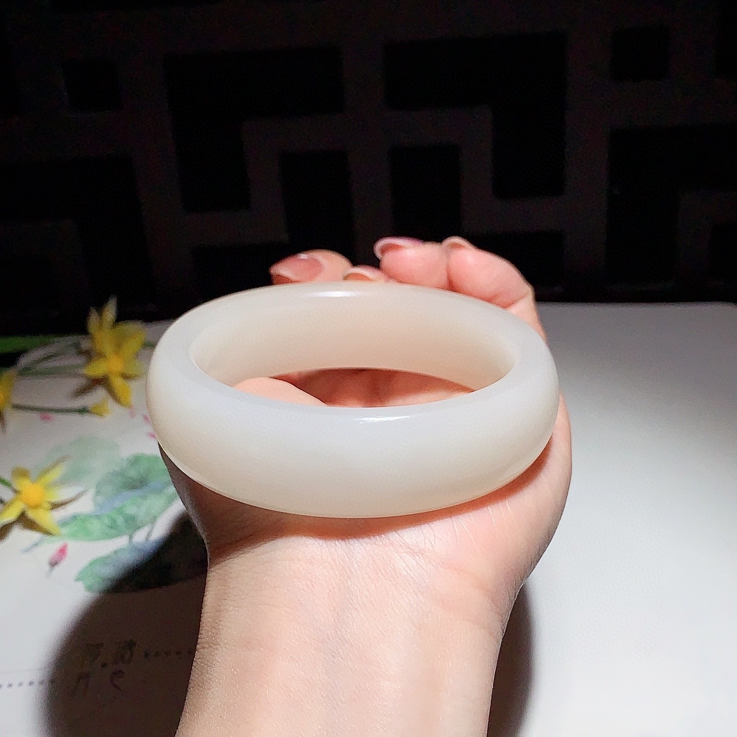 和田玉60圈口藕粉色宽版手镯！玉质细腻油润 底色纯净 无裂无杂 脂粉好，品质好！