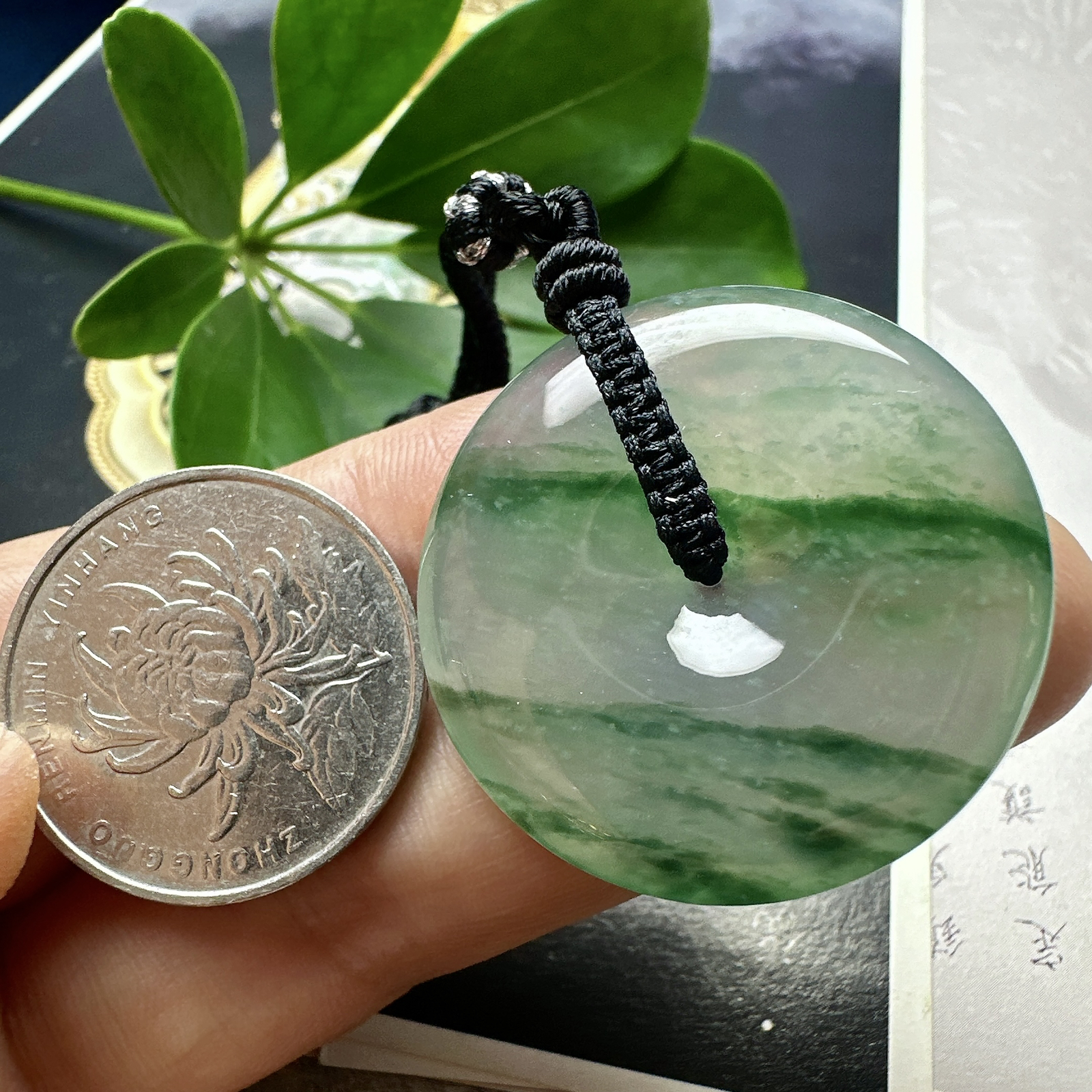 【冰种飘花平安扣】老坑雪花棉，质地非常细腻，冰润十足，种老冰透，花色有特色，收藏品质。