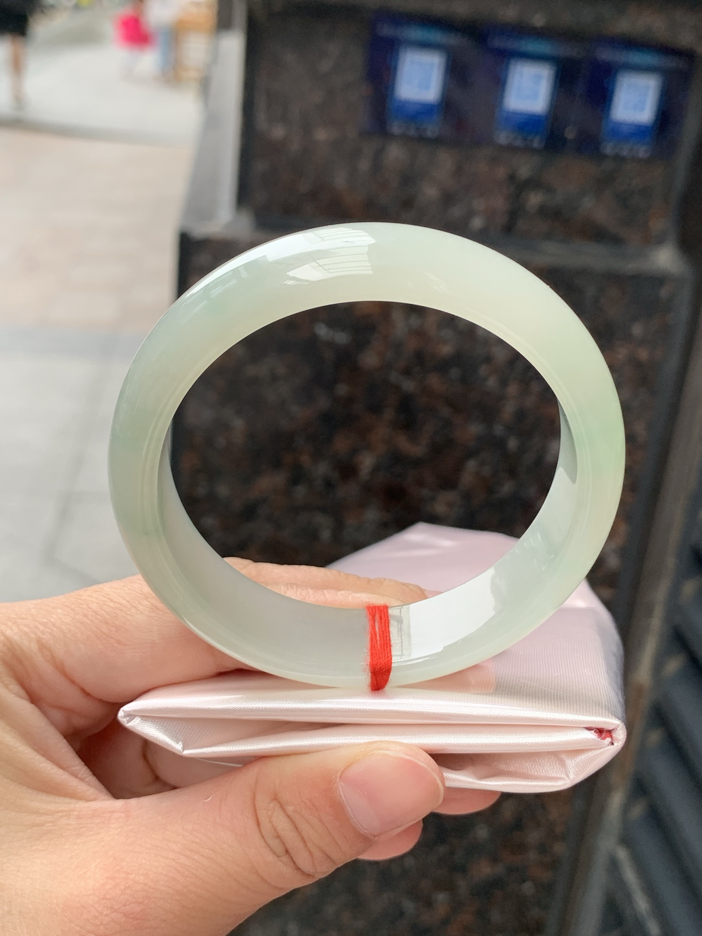 宽版飘花正圈，58.5/15/7.6，0505-N622-2，底妆胶润整圈晴底色干净清爽，版型宽版，上手大气耐看，无裂