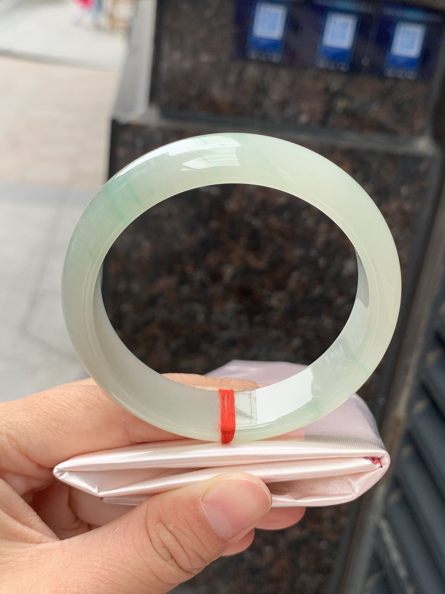 宽版飘花正圈，58.5/15/7.6，0505-N622-2，底妆胶润整圈晴底色干净清爽，版型宽版，上手大气耐看，无裂