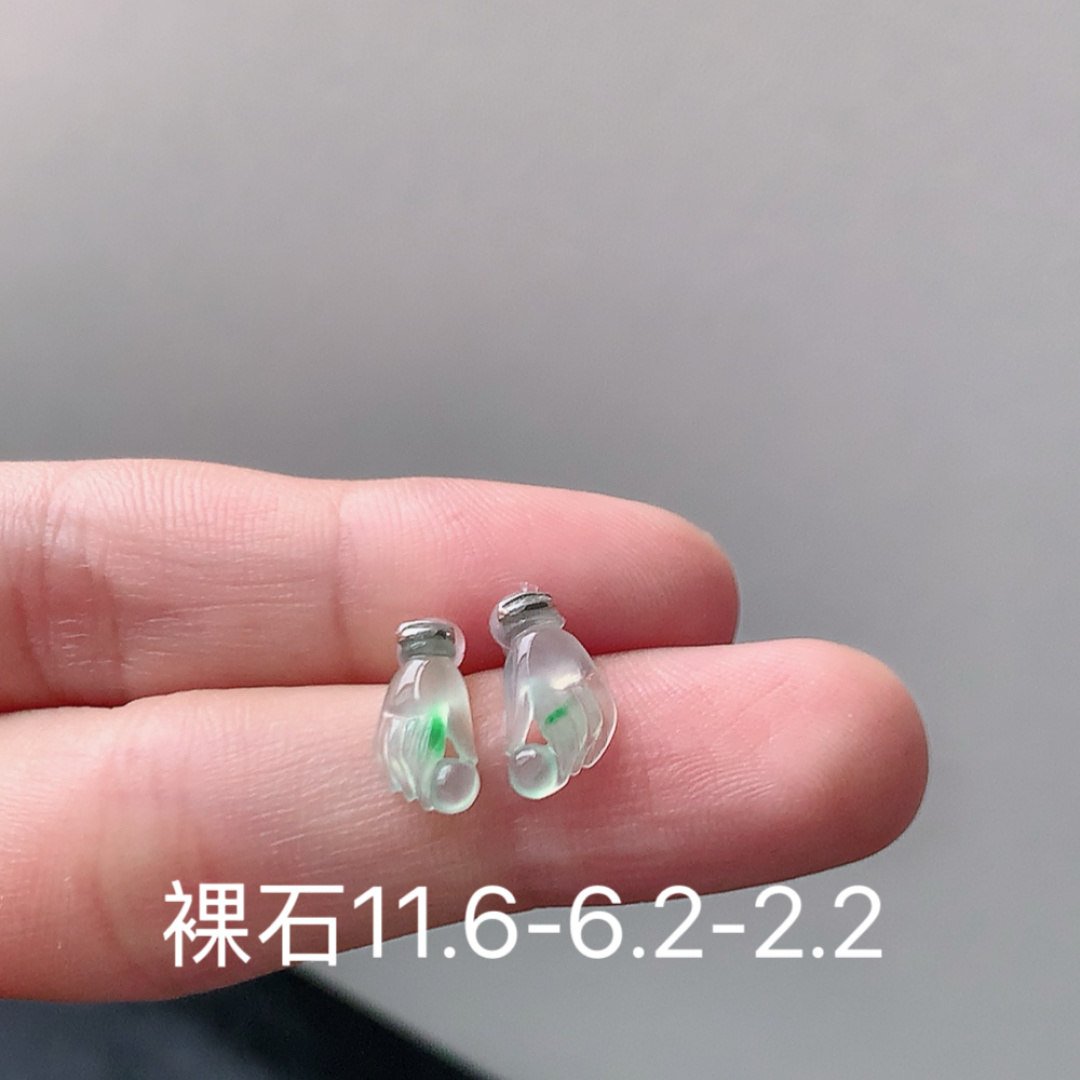 冰飘绿佛手耳钉，种水好，冰润通透，上耳优雅大方，货号19503，11.6/6.2/2.2