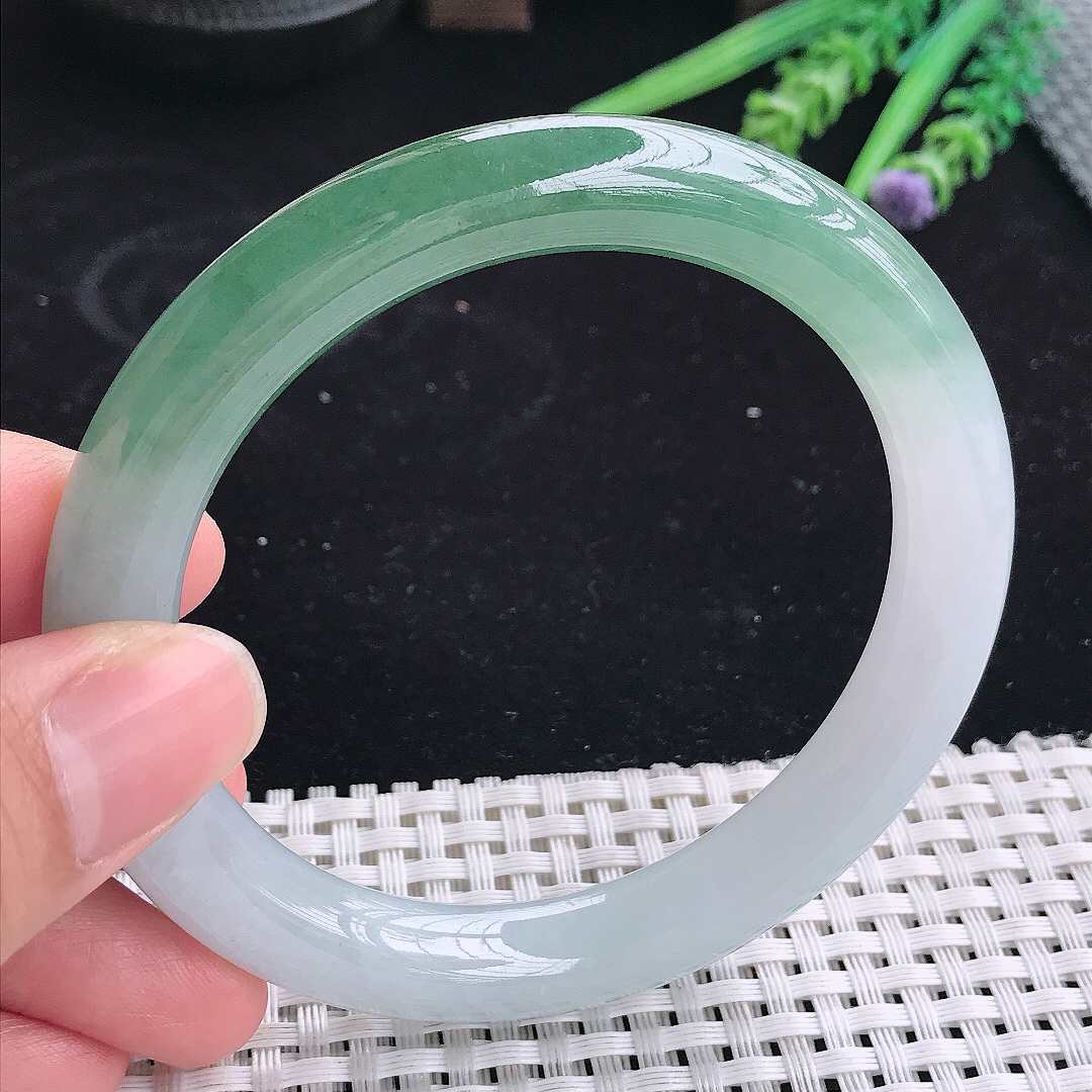 自然光60/9.9大圈口圆条老坑冰润半山半水圆条手镯平安镯翡翠玉镯美人镯