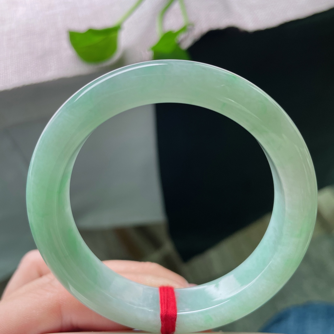 54.7/12.5/9，绿底正圈，色泽治愈，佩戴温柔甜美，落落大方，皮纹，ss52481a