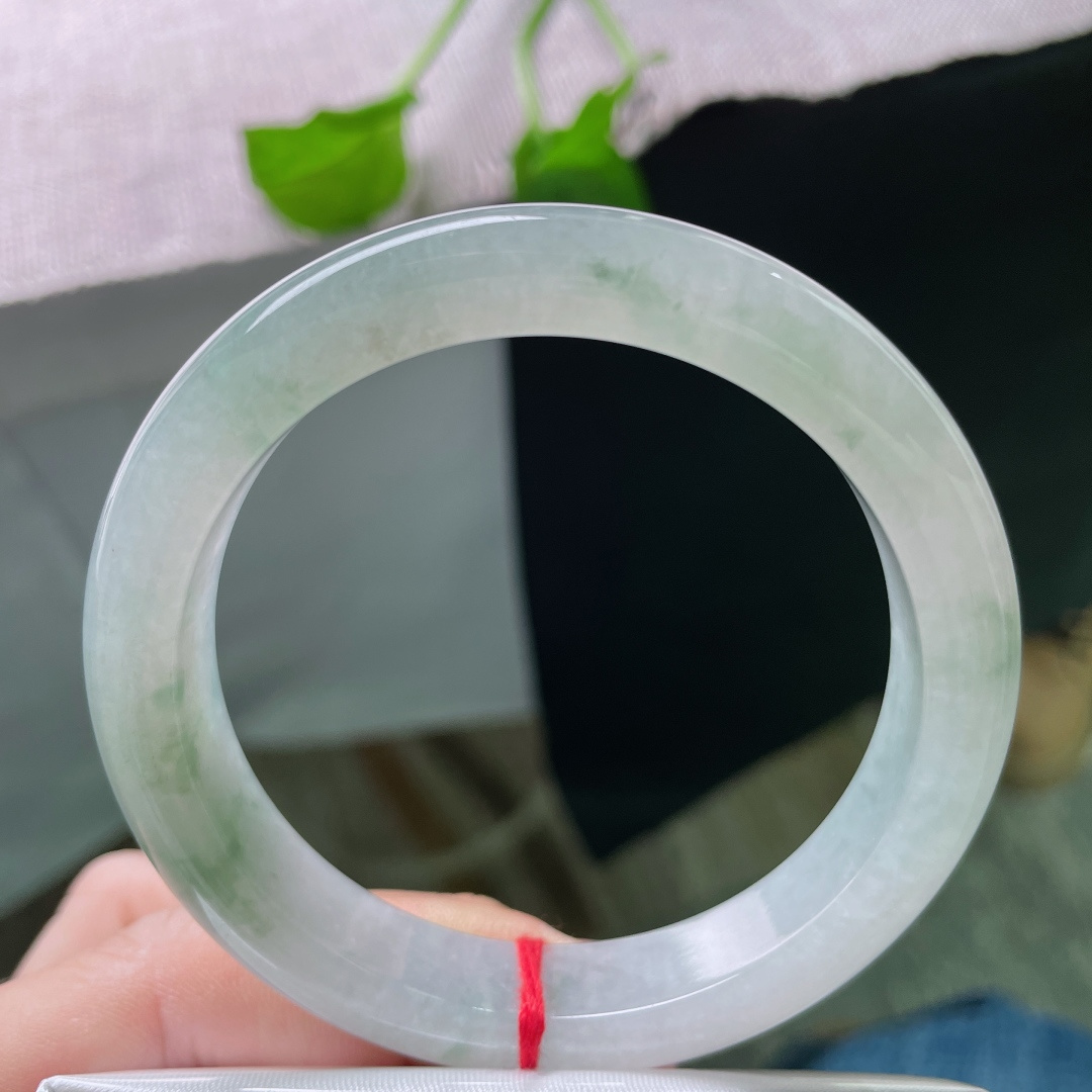 飘花正圈，冰润细腻，种水十足，若隐若现，皮纹，ss55048a
