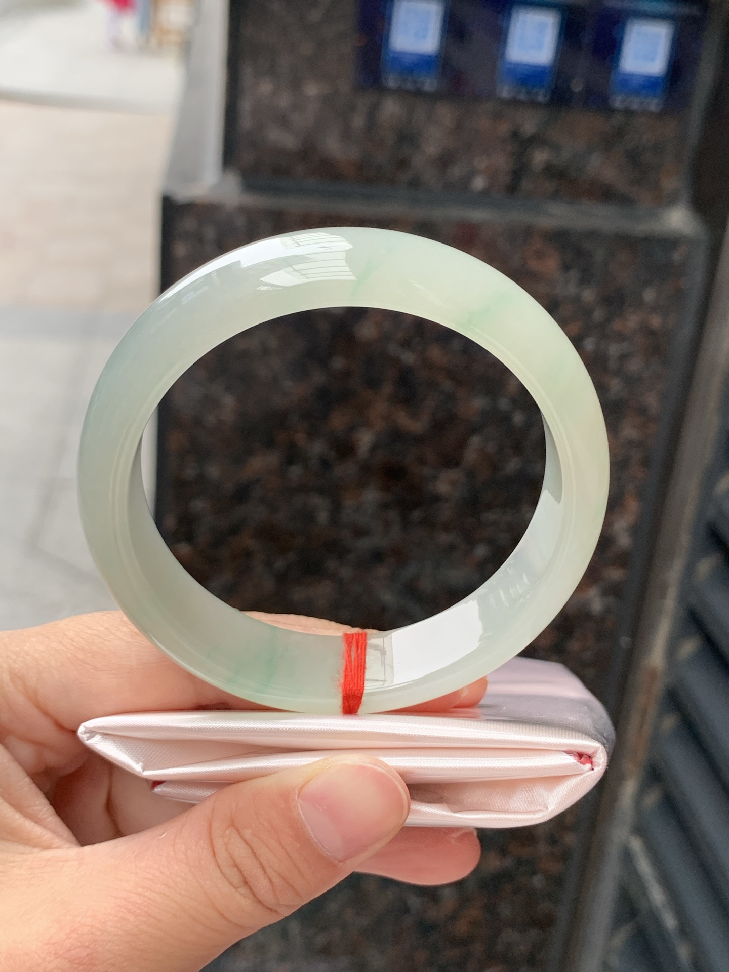 宽版飘花正圈，58.5/15/7.6，0505-N622-2，底妆胶润整圈晴底色干净清爽，版型宽版，上手大气耐看，无裂