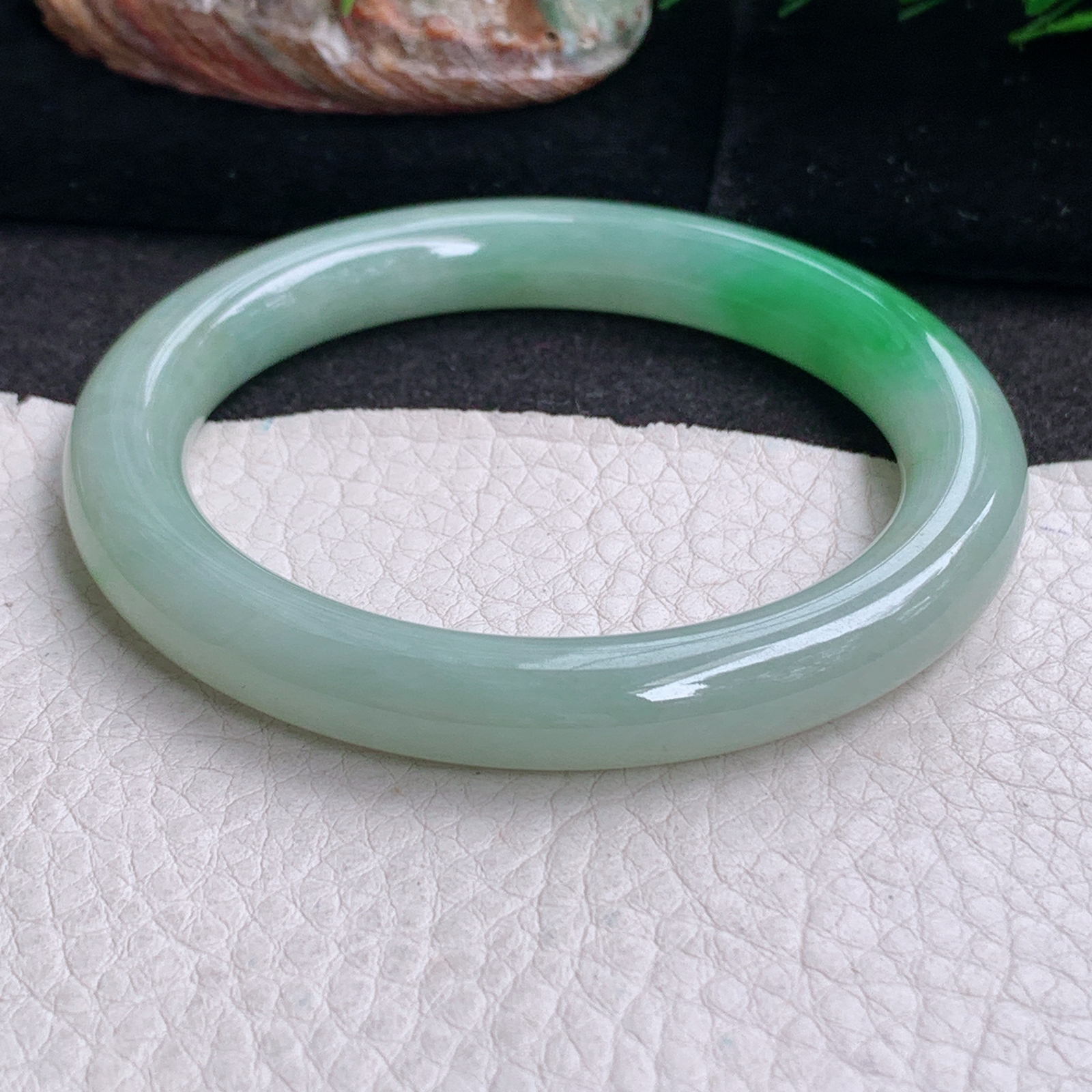 mq实拍54.5*9*9.5美人镯 天然缅甸翡翠手镯飘阳绿圆条玉镯子
