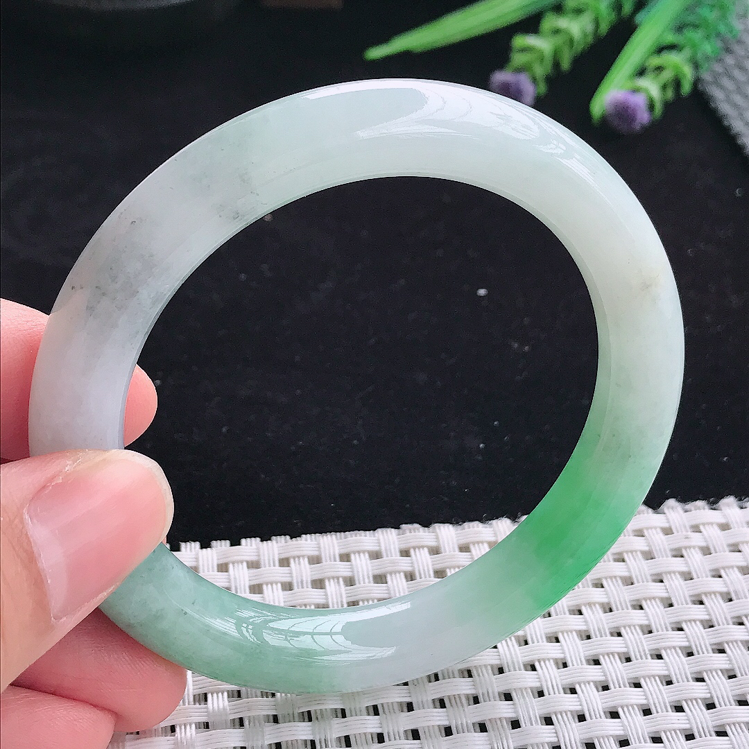 自然光56.5/10.3老坑冰润飘阳绿圆条手镯平安镯翡翠玉镯美人镯