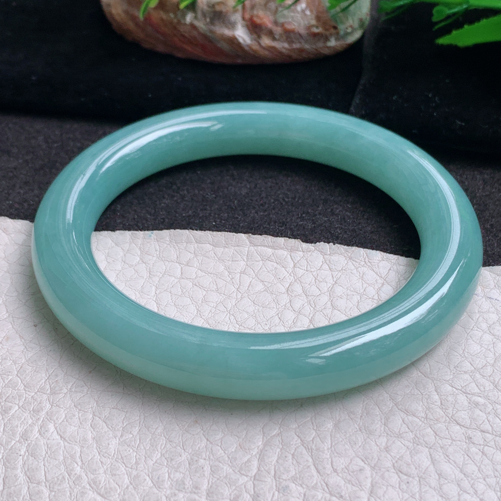 js实拍58.5*10.3*10.8美人镯 天然缅甸翡翠手镯蓝韵水润圆条玉镯子