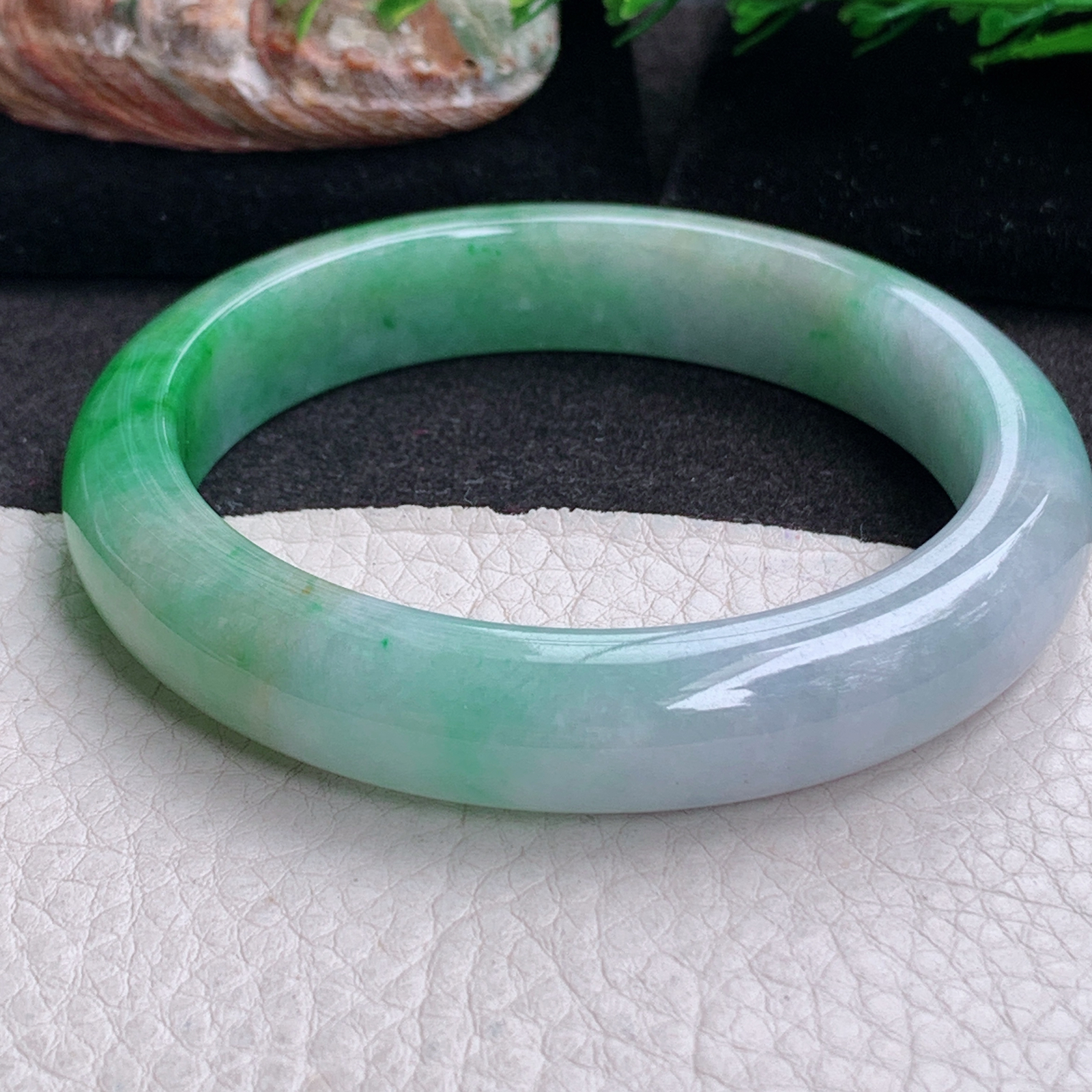 mq实拍59*12.3*8.6平安镯 天然缅甸翡翠手镯辣绿大气正圈玉镯子