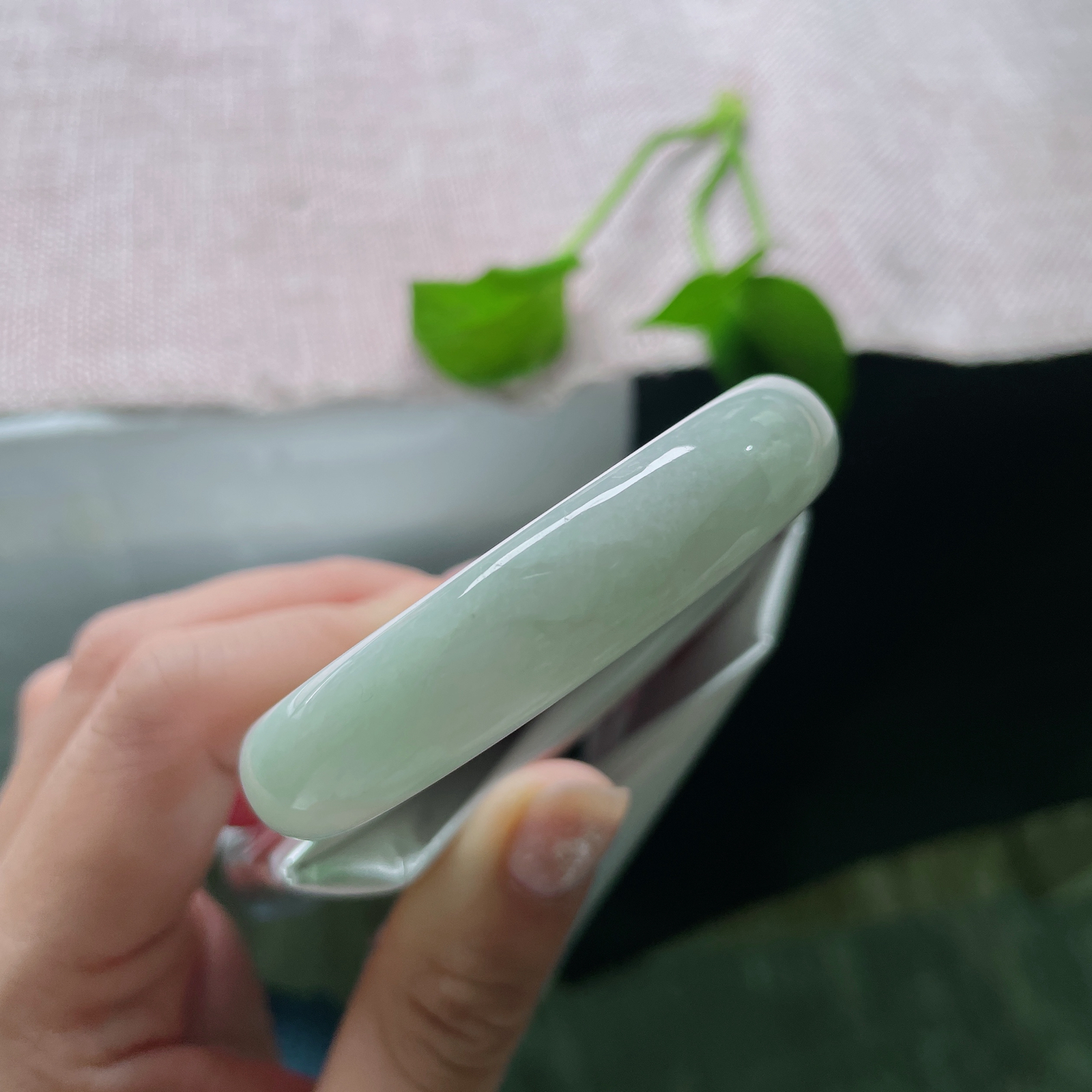 54.9（49）/11.8/6.17，飘绿贵妃，白底青，水润细腻，翠色浓郁，棉线，ss52861a..
