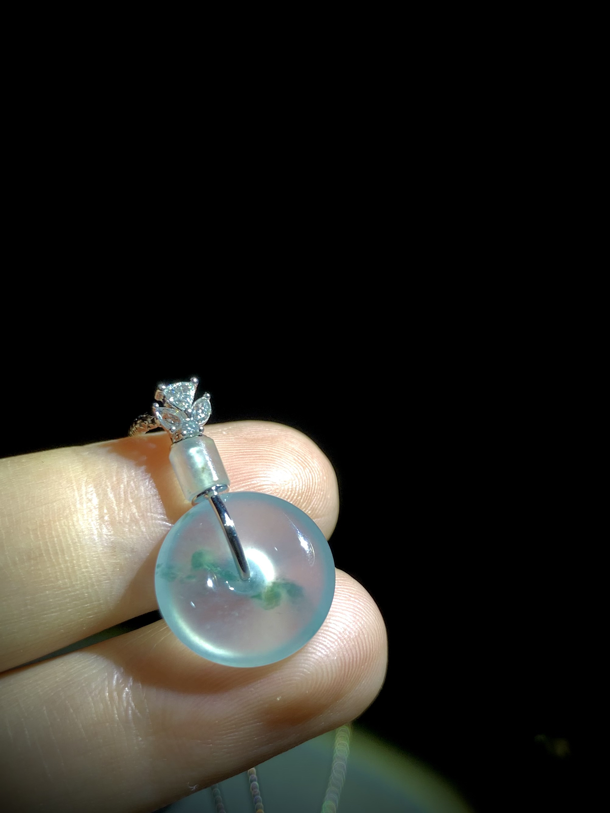 飘花平安扣子，26-裸石15.3-4.8mm，
3.3g，18K金，南非钻，不配链