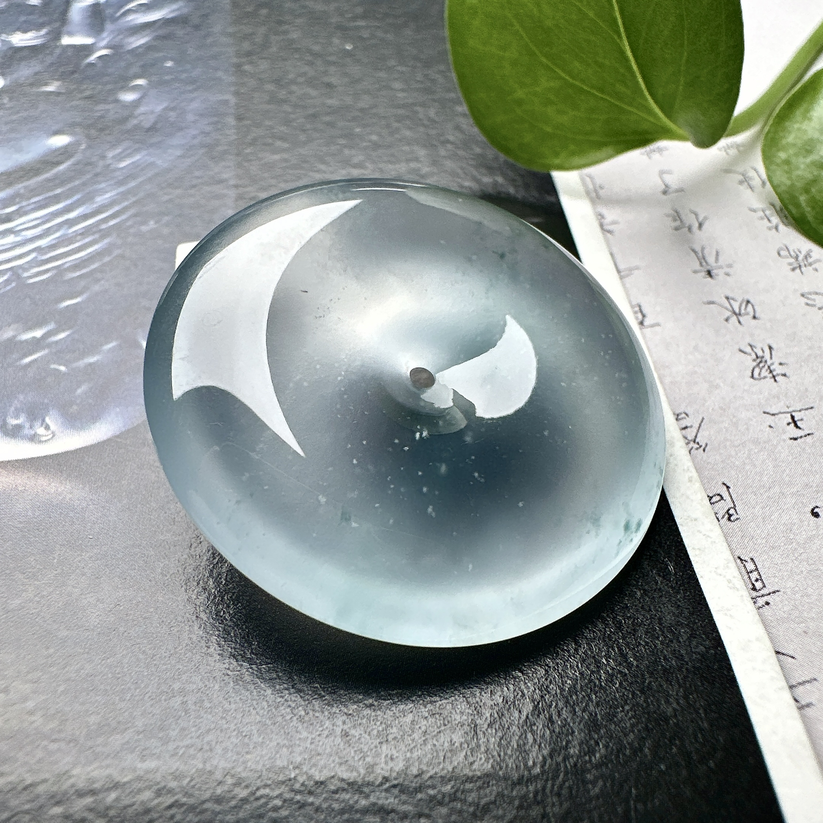 【冰种飘花平安扣】质地非常细腻，冰润十足，种老冰透，收藏品质