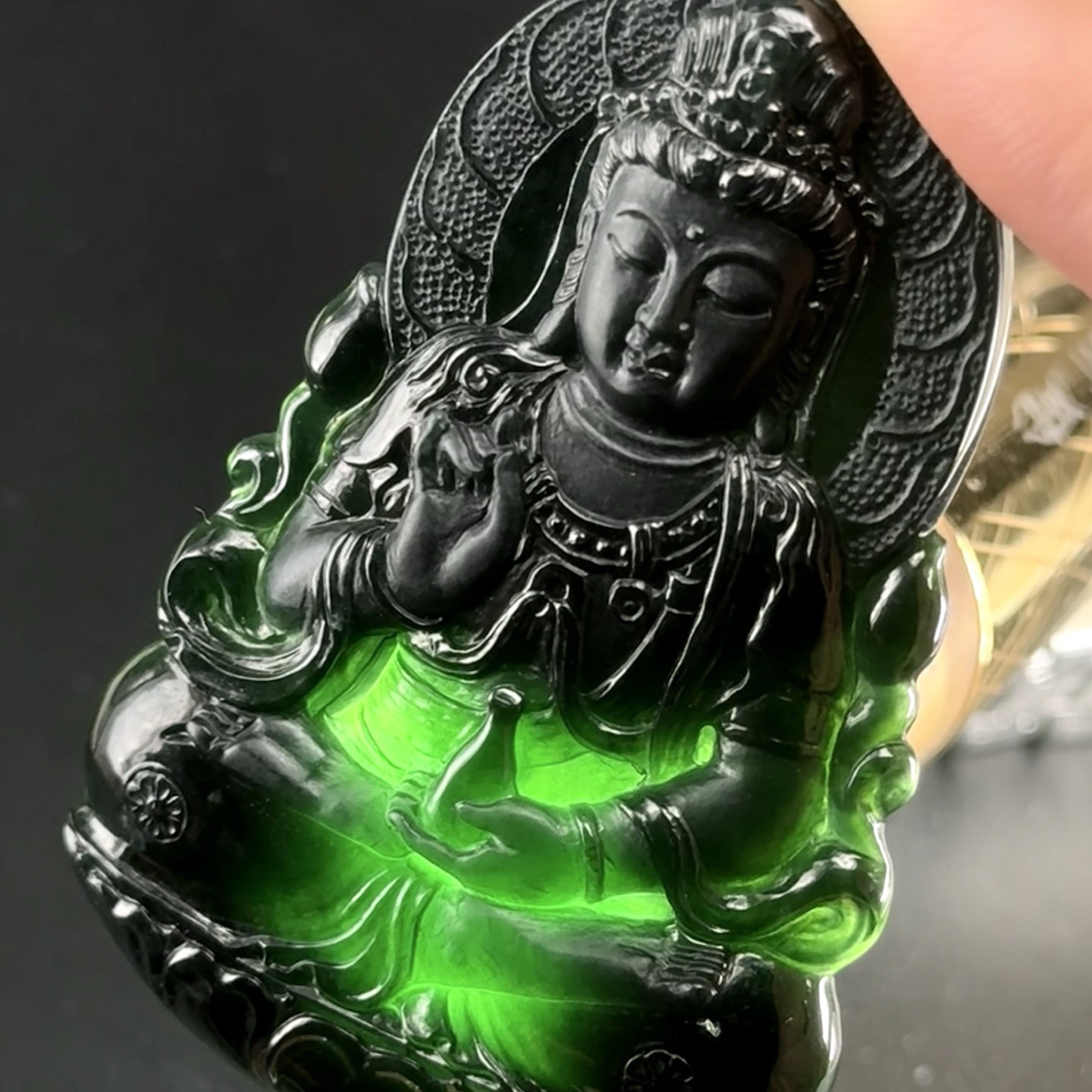 精品墨翠观音挂件 种好色正 黑度极好 打灯通透 油性十足  尺寸61.8
