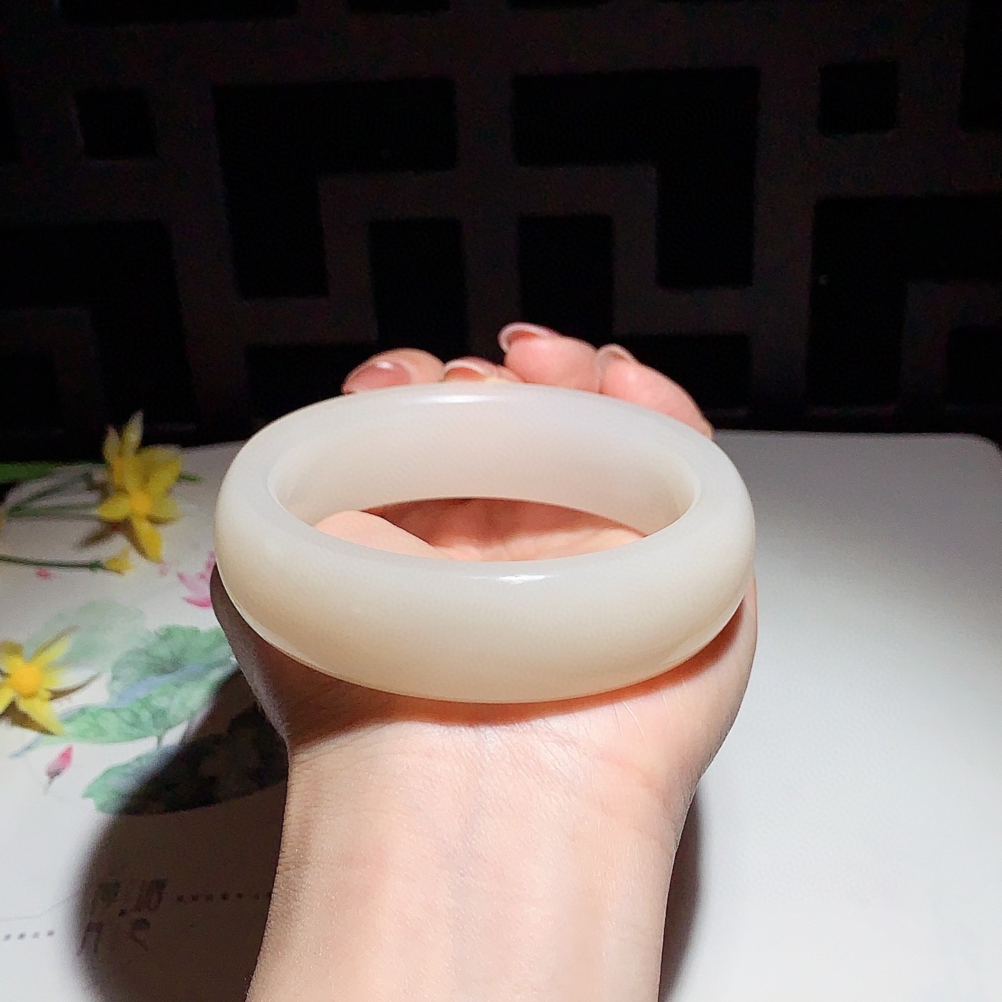 和田玉60圈口藕粉色宽版手镯！玉质细腻油润 底色纯净 无裂无杂 脂粉好，品质好！