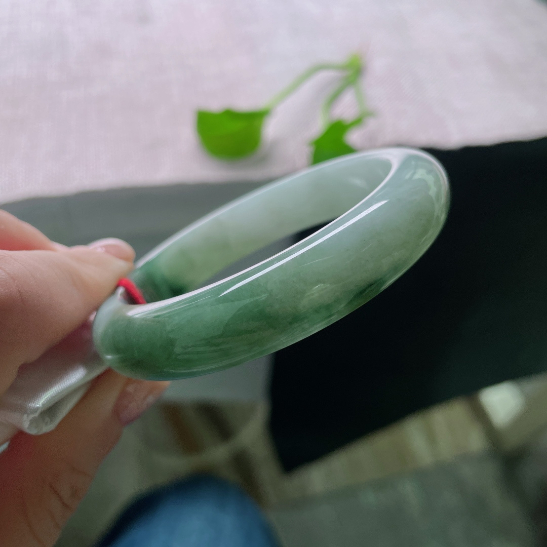 56.8/12.7/8.3，油青正圈，颜色深深浅浅，别有韵味，水润，皮纹，无裂，ss49227a