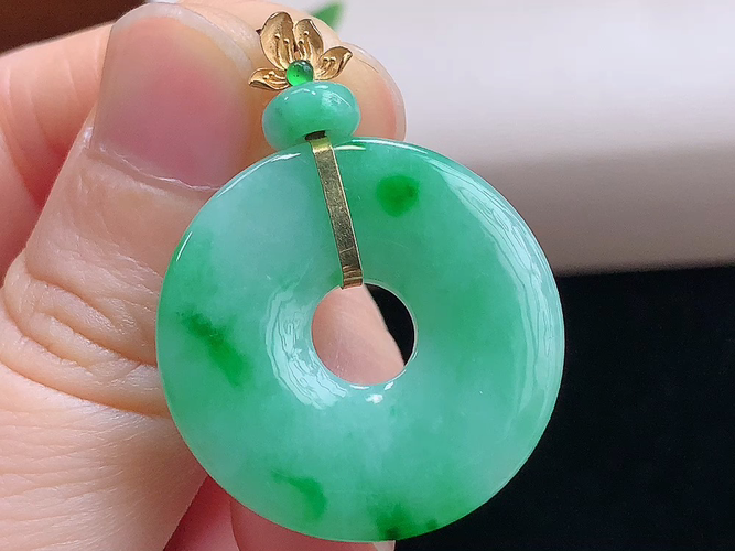 ️ 18K金伴钻甜甜圈，尺寸36.5/27.0/3.8mm，包A附证书