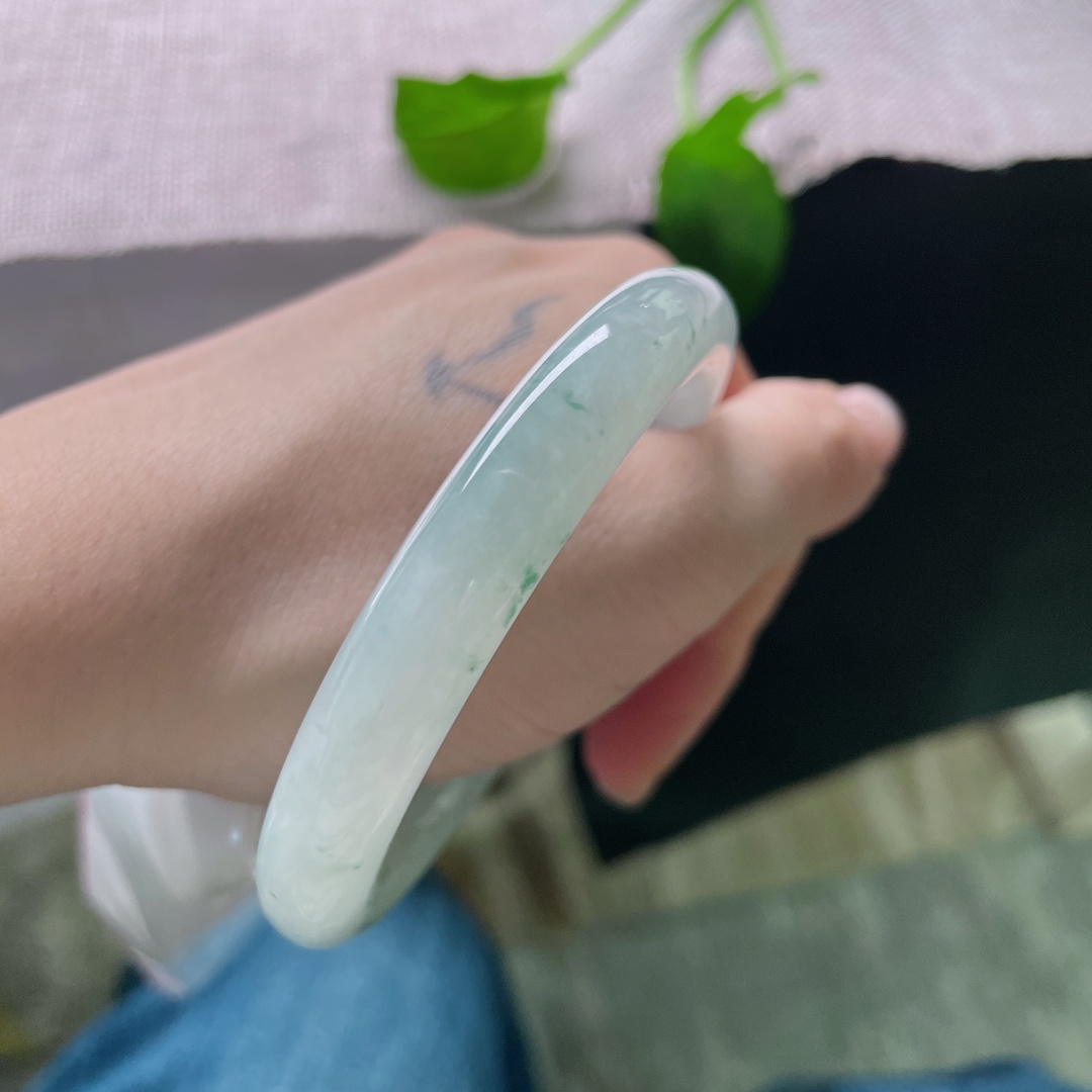 飘花圆条，一抹飘花。飘逸灵动，婉间的温婉，有棉线，ss52510a