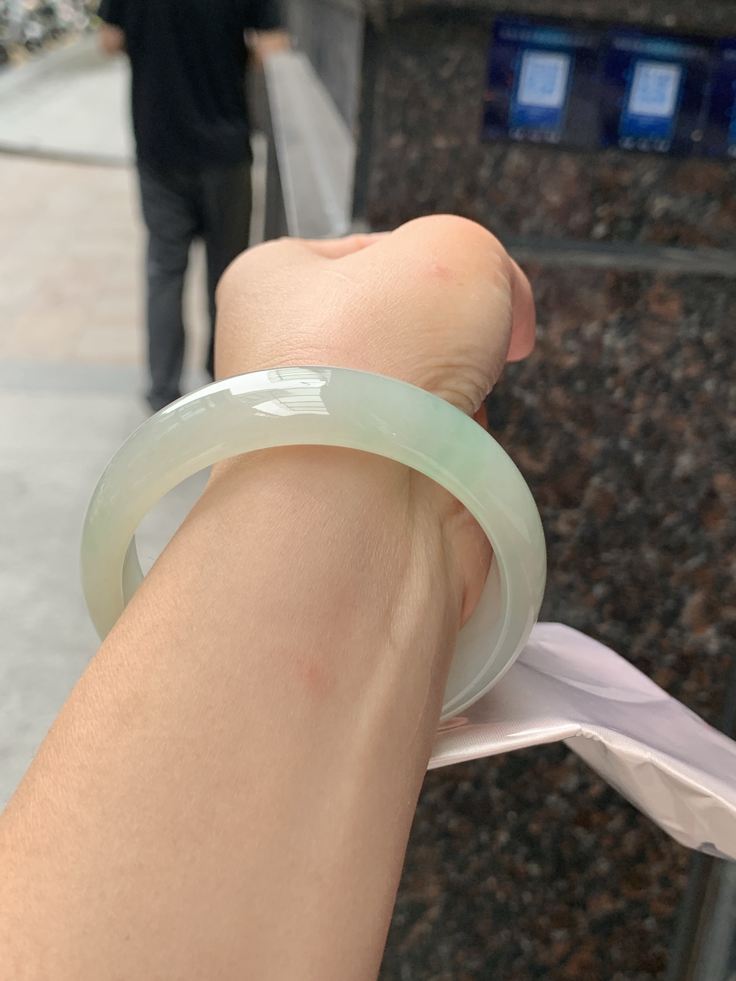 宽版飘花正圈，58.5/15/7.6，0505-N622-2，底妆胶润整圈晴底色干净清爽，版型宽版，上手大气耐看，无裂