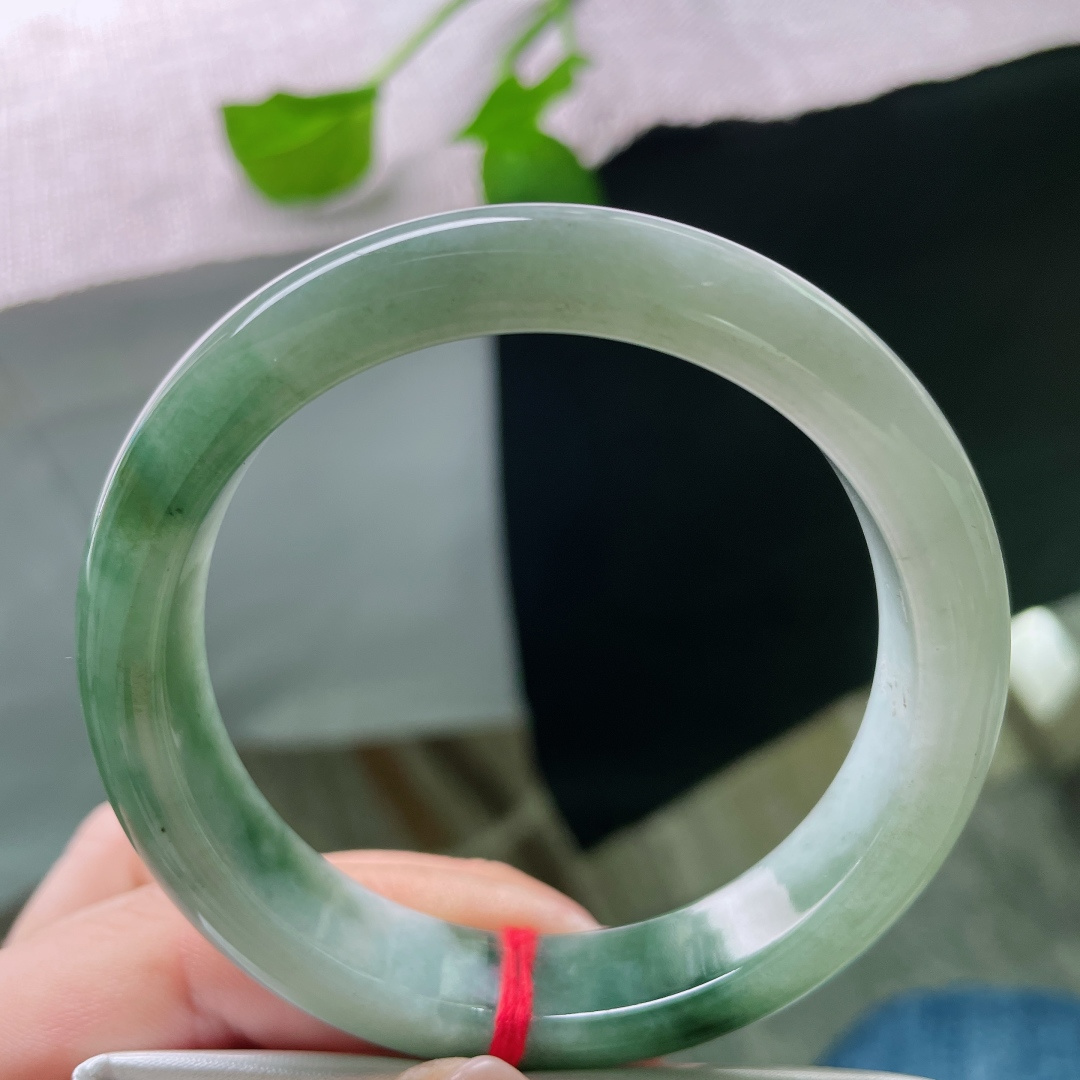 56.8/12.7/8.3，油青正圈，颜色深深浅浅，别有韵味，水润，皮纹，无裂，ss49227a