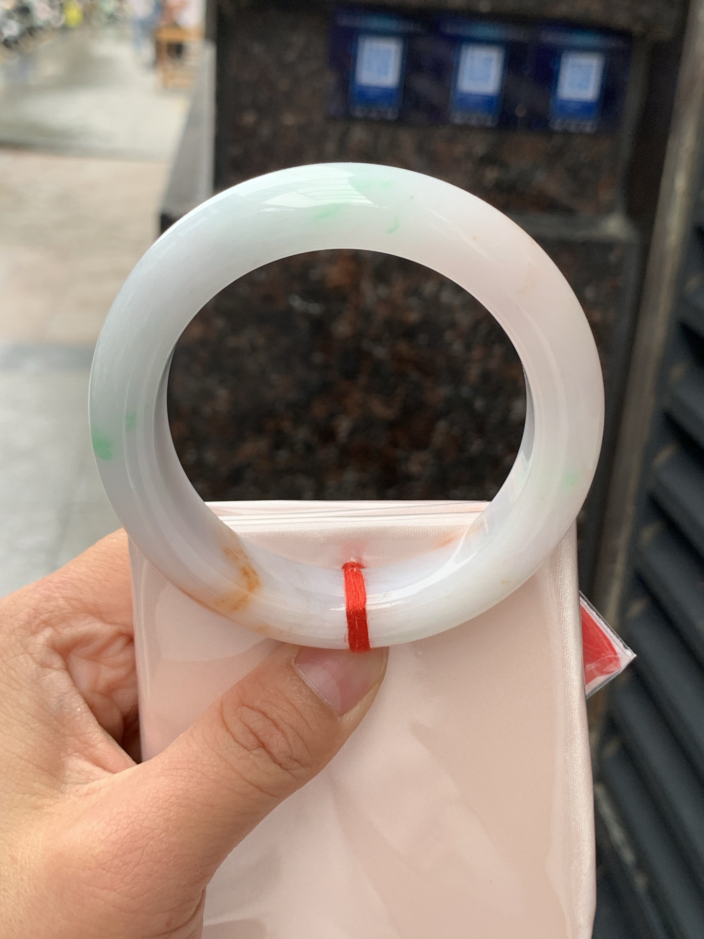 黄加绿正圈，56-13.3-10.6，0505-158-21，打灯有纹，底妆细腻，黄加绿特色