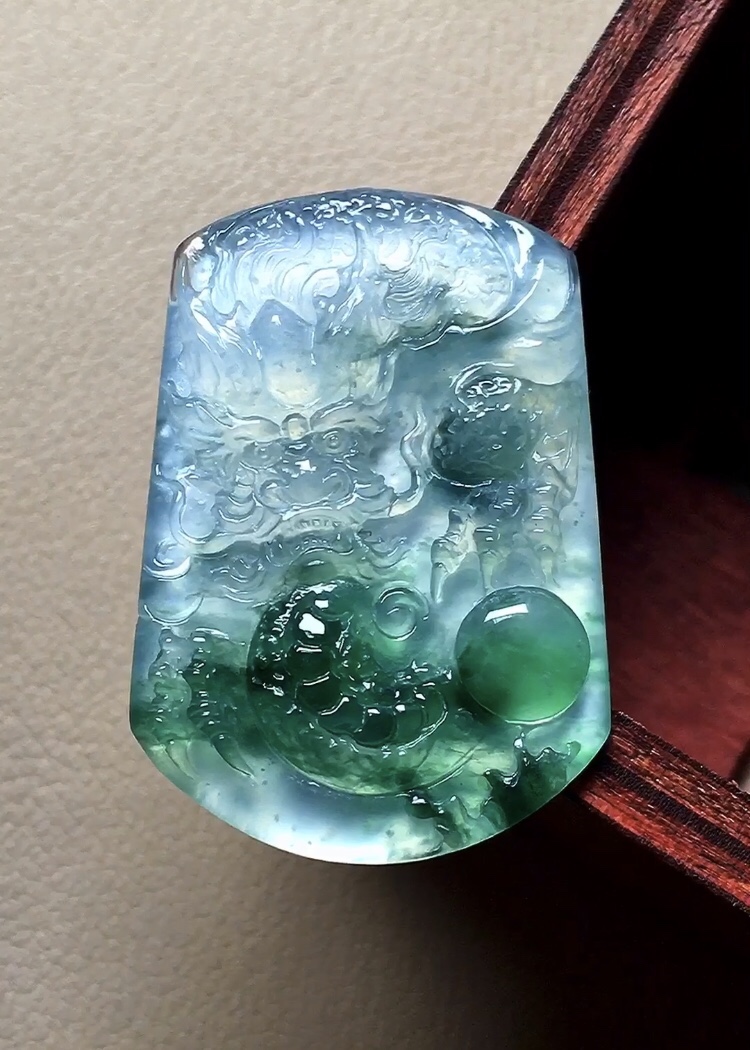 ️ 玻璃种绿花龙牌 飘花青翠漂亮，工艺精湛霸气十足，无裂尺寸31.2*21.3*3.6
