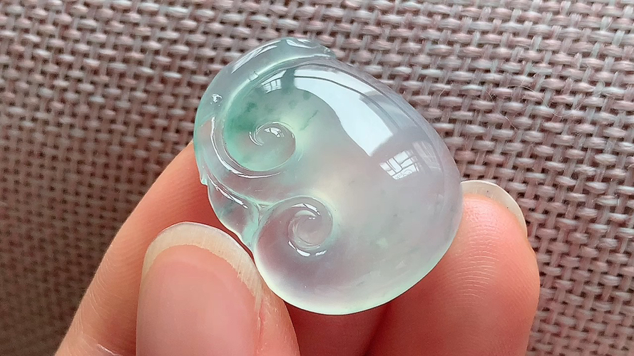 ️天然翡翠，飘花如意，尺寸25/20/5.6，aj54