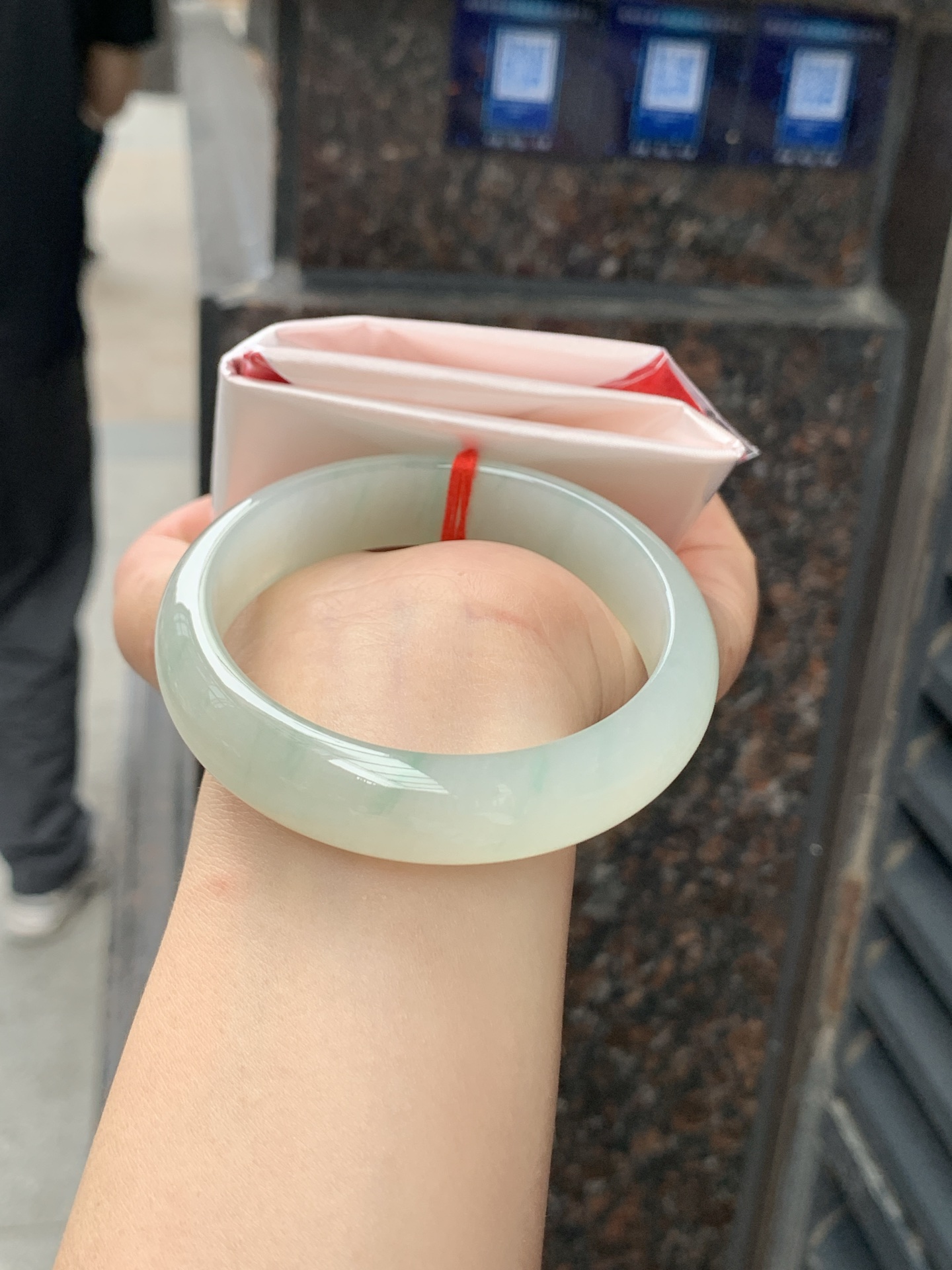 宽版飘花正圈，58.5/15/7.6，0505-N622-2，底妆胶润整圈晴底色干净清爽，版型宽版，上手大气耐看，无裂